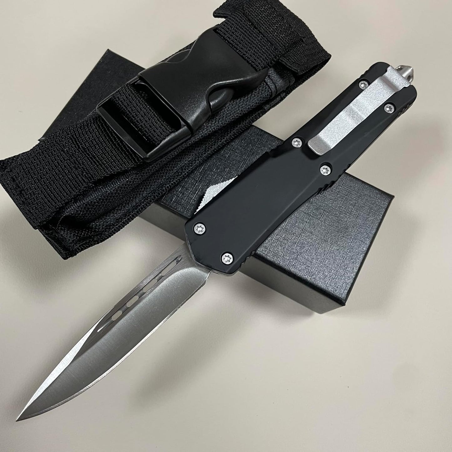 Pocket Knife for Men with 440C Blade and Non-Slip Handle