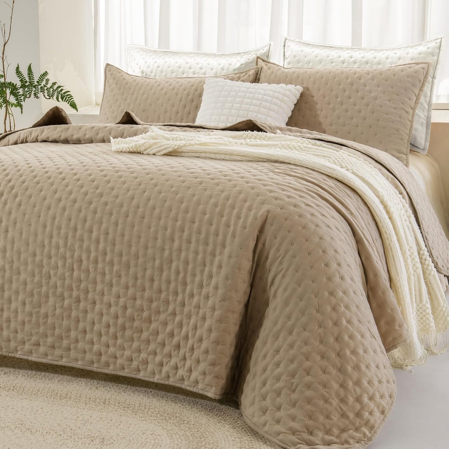 Andency Beige King Size Quilt Bedding Set for Year-Round Comfort