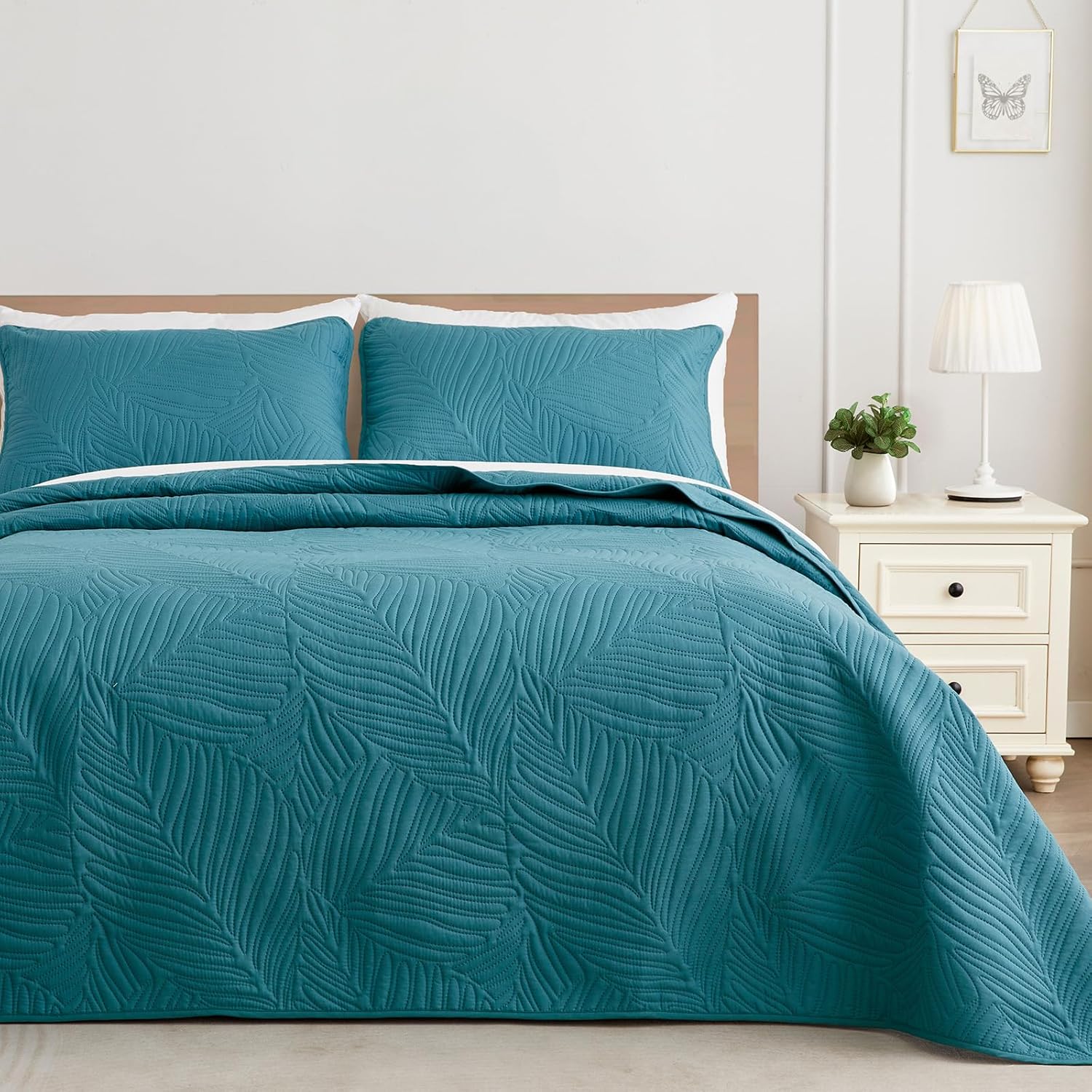 Exclusivo Mezcla Twin Quilt Set with Leaf Pattern for All Seasons