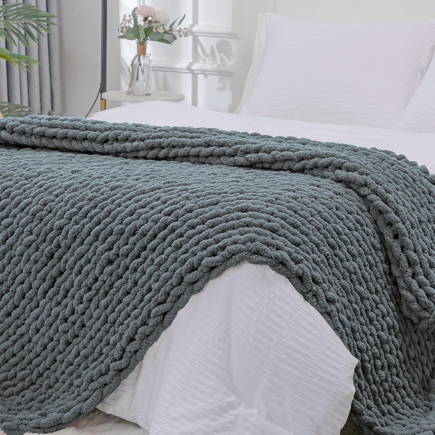 Chunky Knit Throw Blanket for Couch, Cozy Soft Chenille Yarn