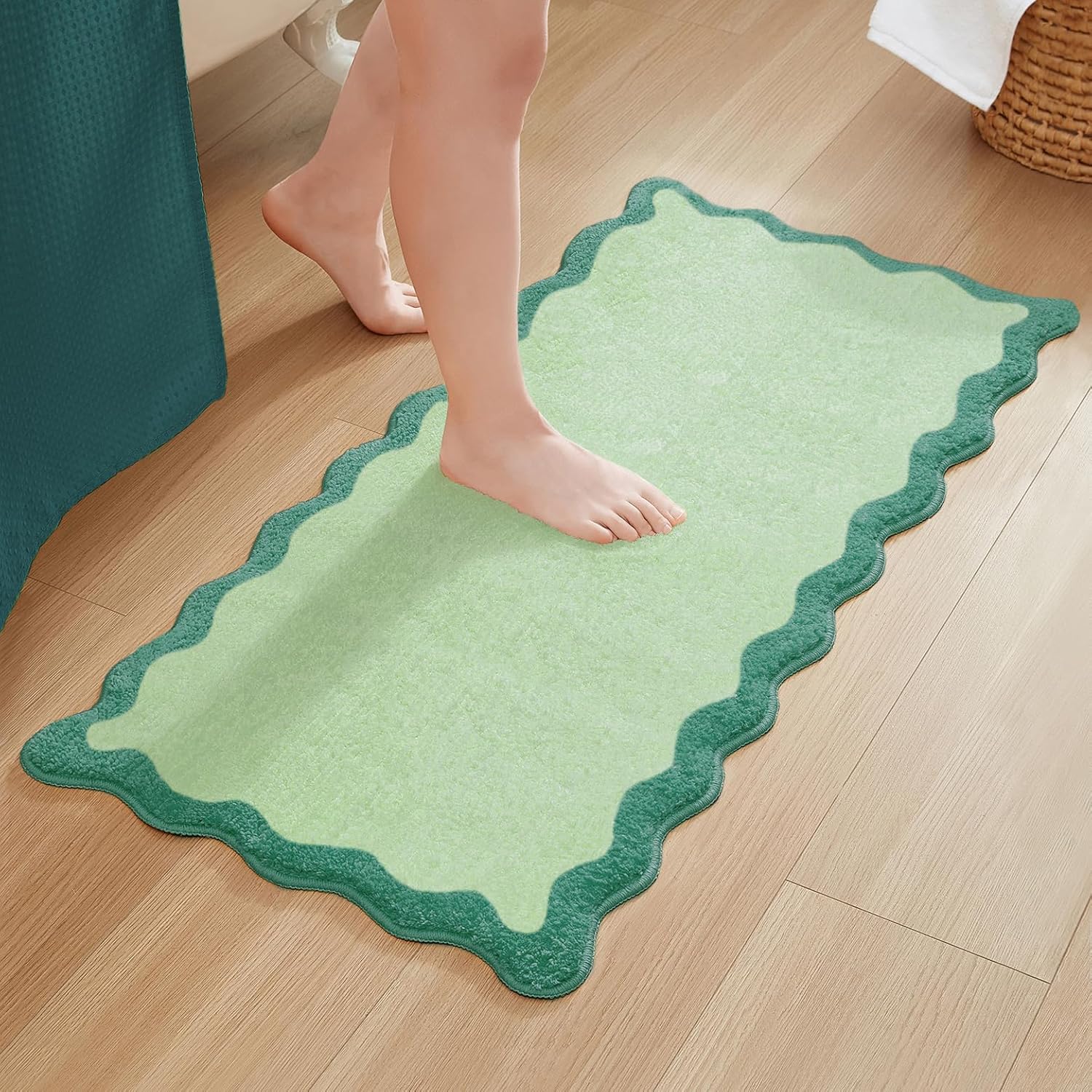 Scalloped Wavy Ripple Design Bath Mat for Modern Spaces