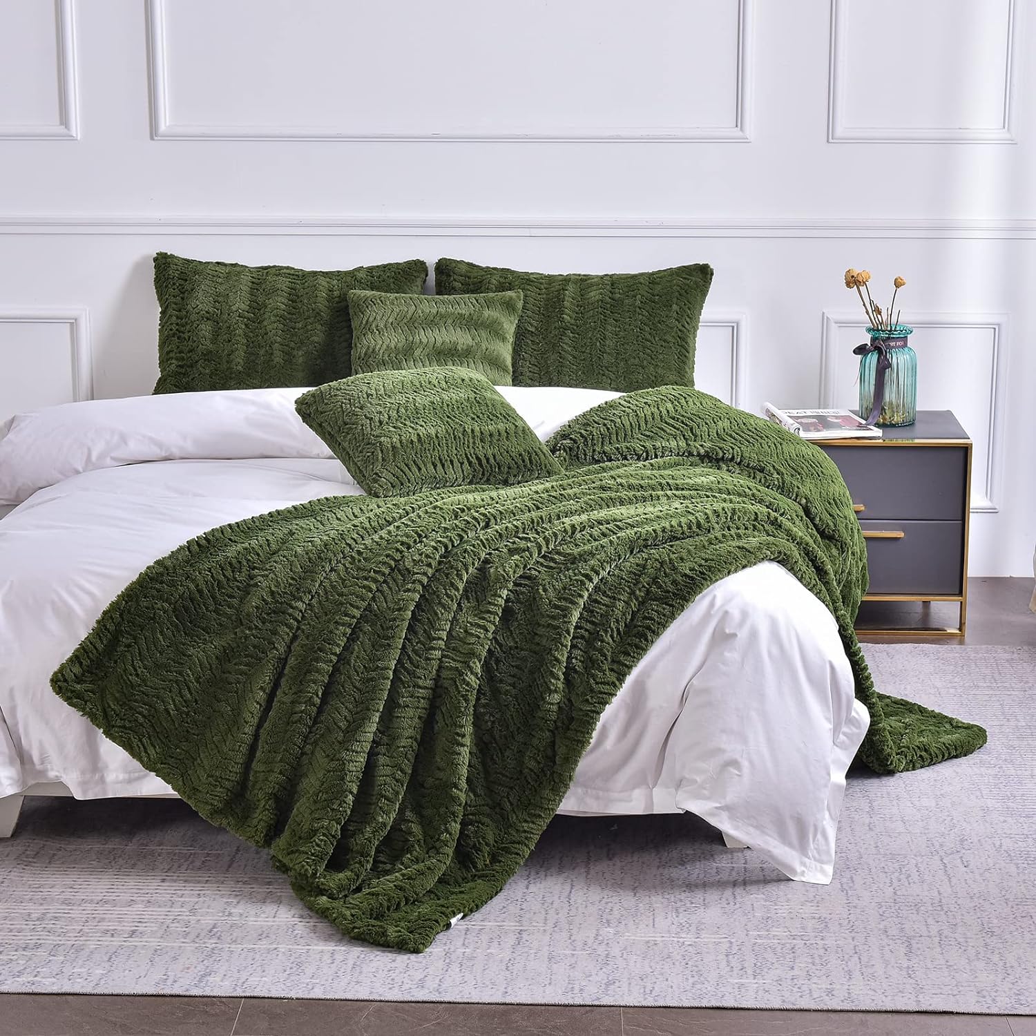 YUSOKI Luxury Faux Fur Twin XL Blanket for Cozy Home Decor
