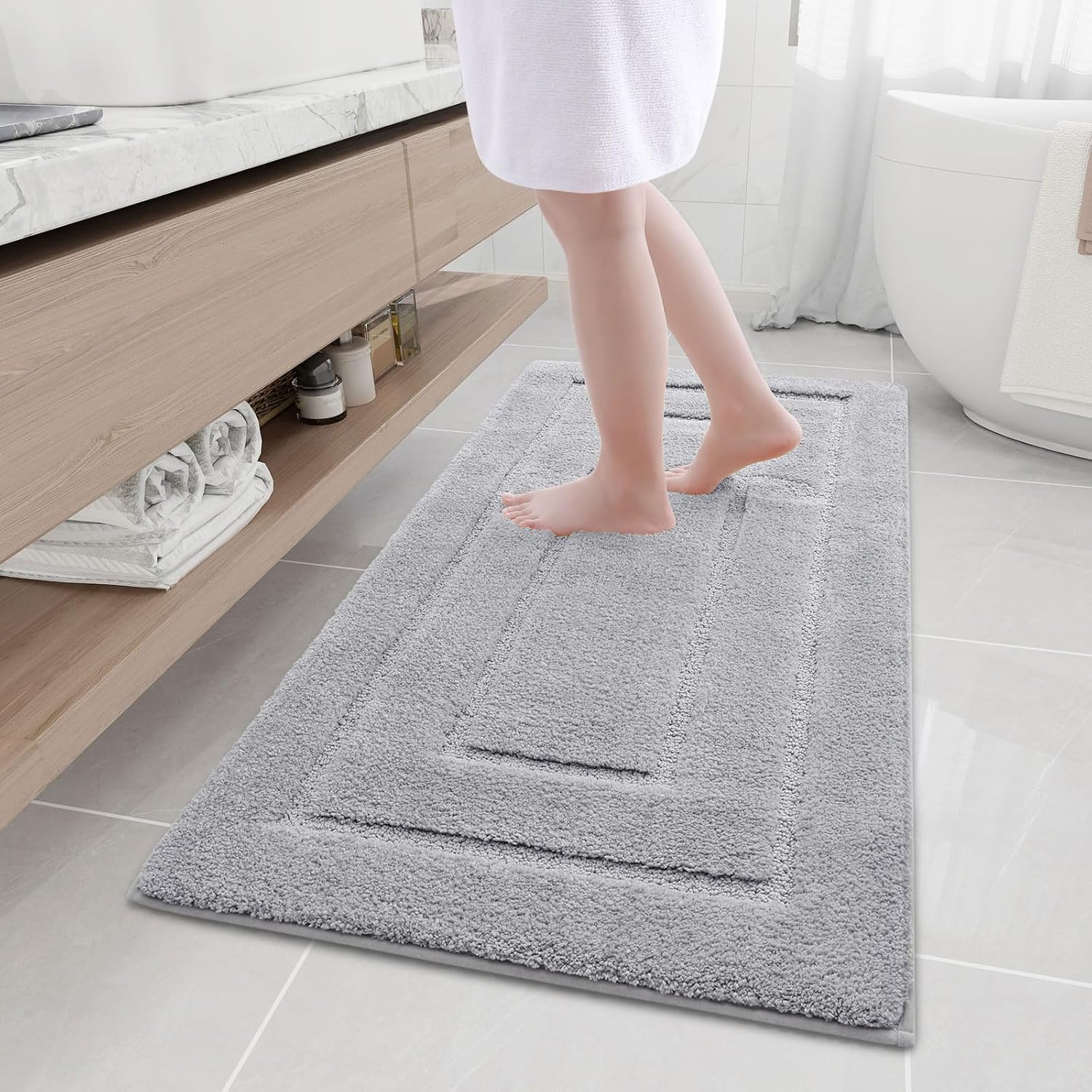 Soft and Absorbent Microfiber Bath Rugs for Ultimate Comfort