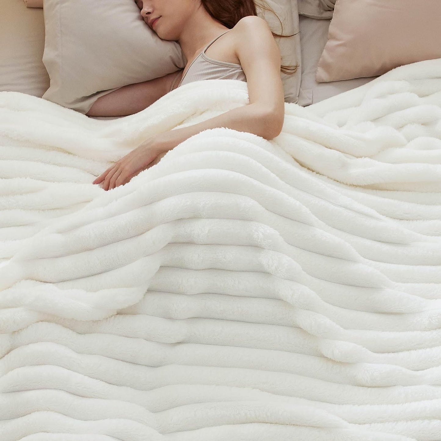 Bedsure King Size Blanket - GentleSoft Cozy Fleece Throw