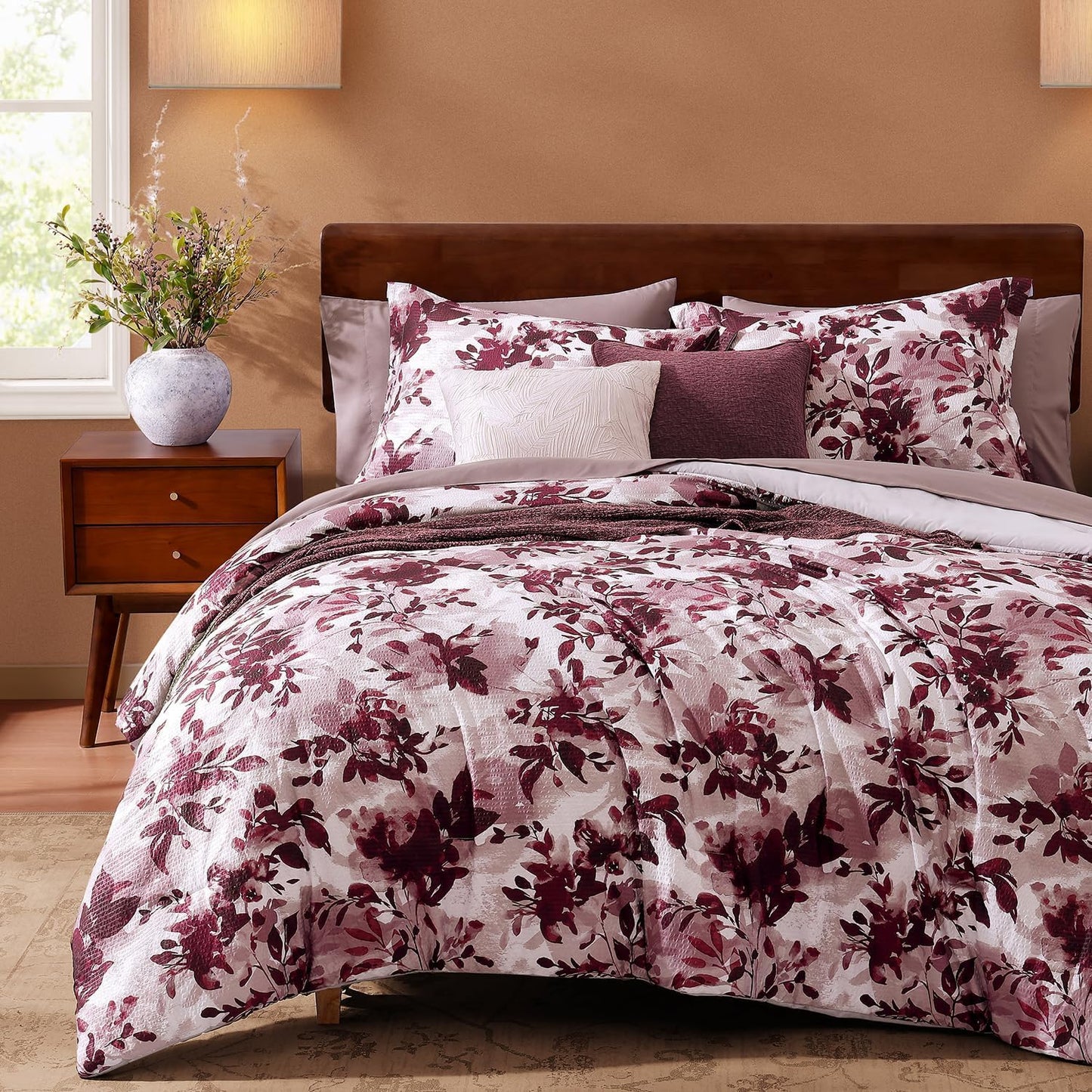 CASAAGUSTO Queen Comforter Set with Floral Design for Cozy Bedrooms