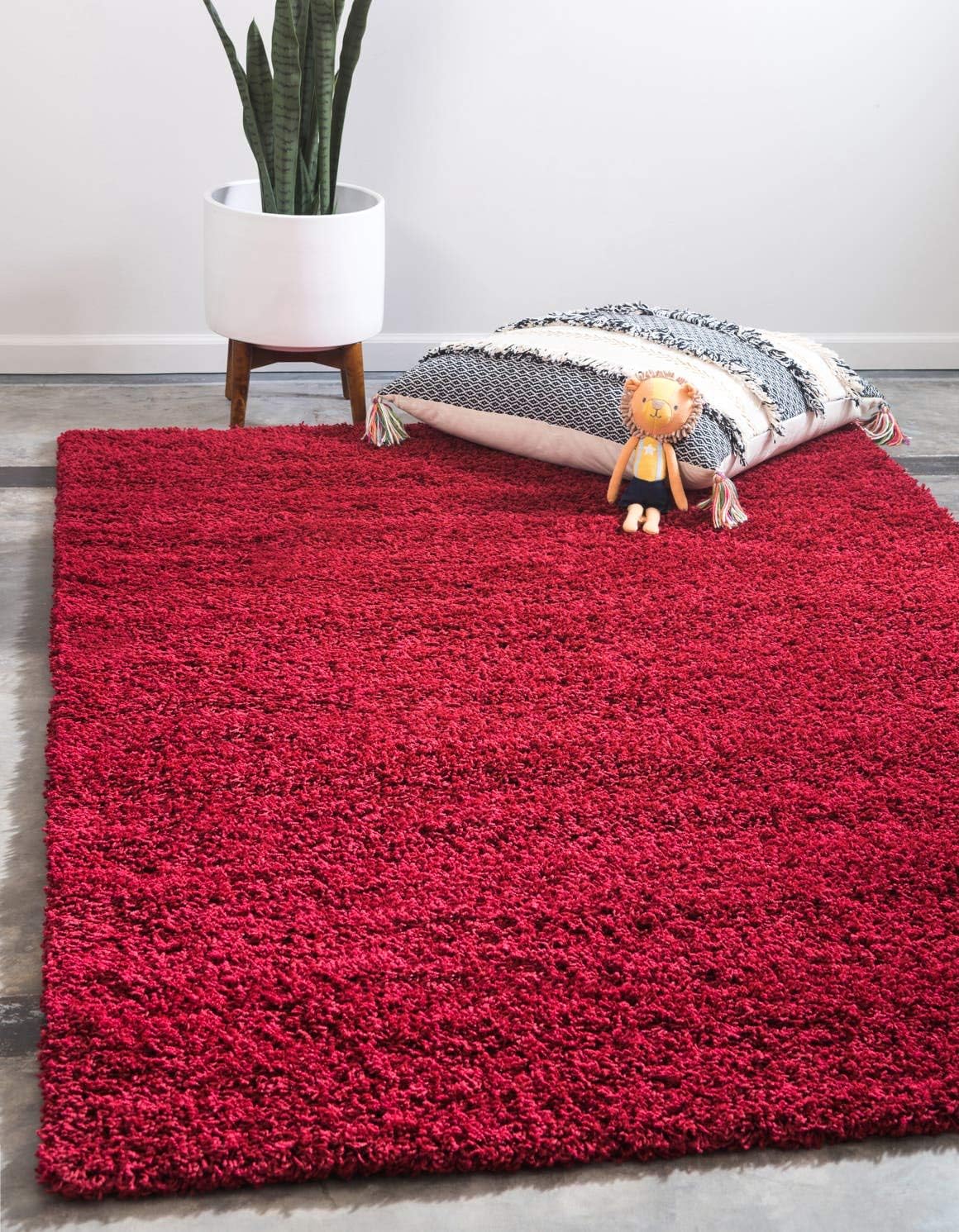 Unique Loom Solid Shag Collection Area Rug in Cherry Red