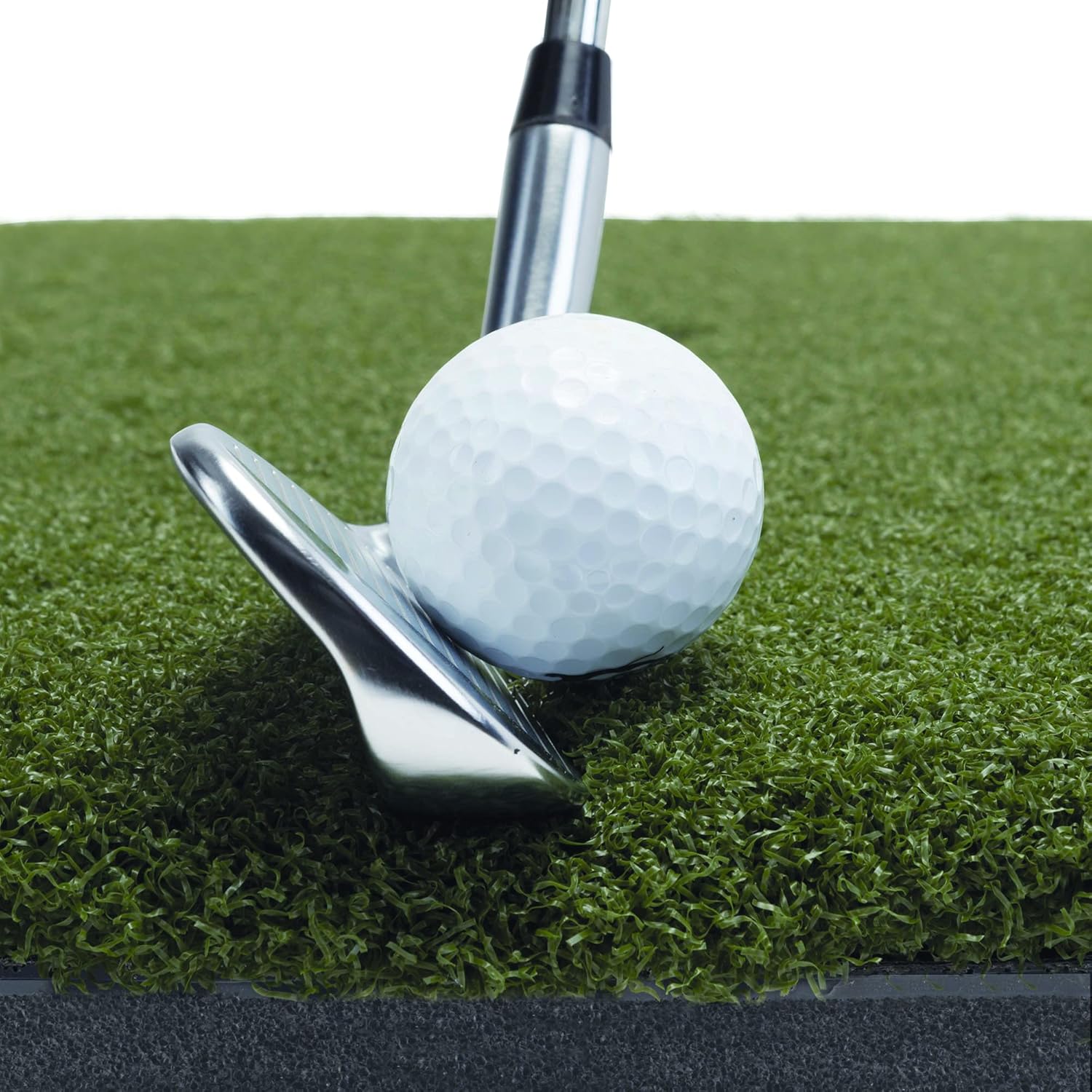 Real Feel Golf Mat: Swing Freely Anywhere!