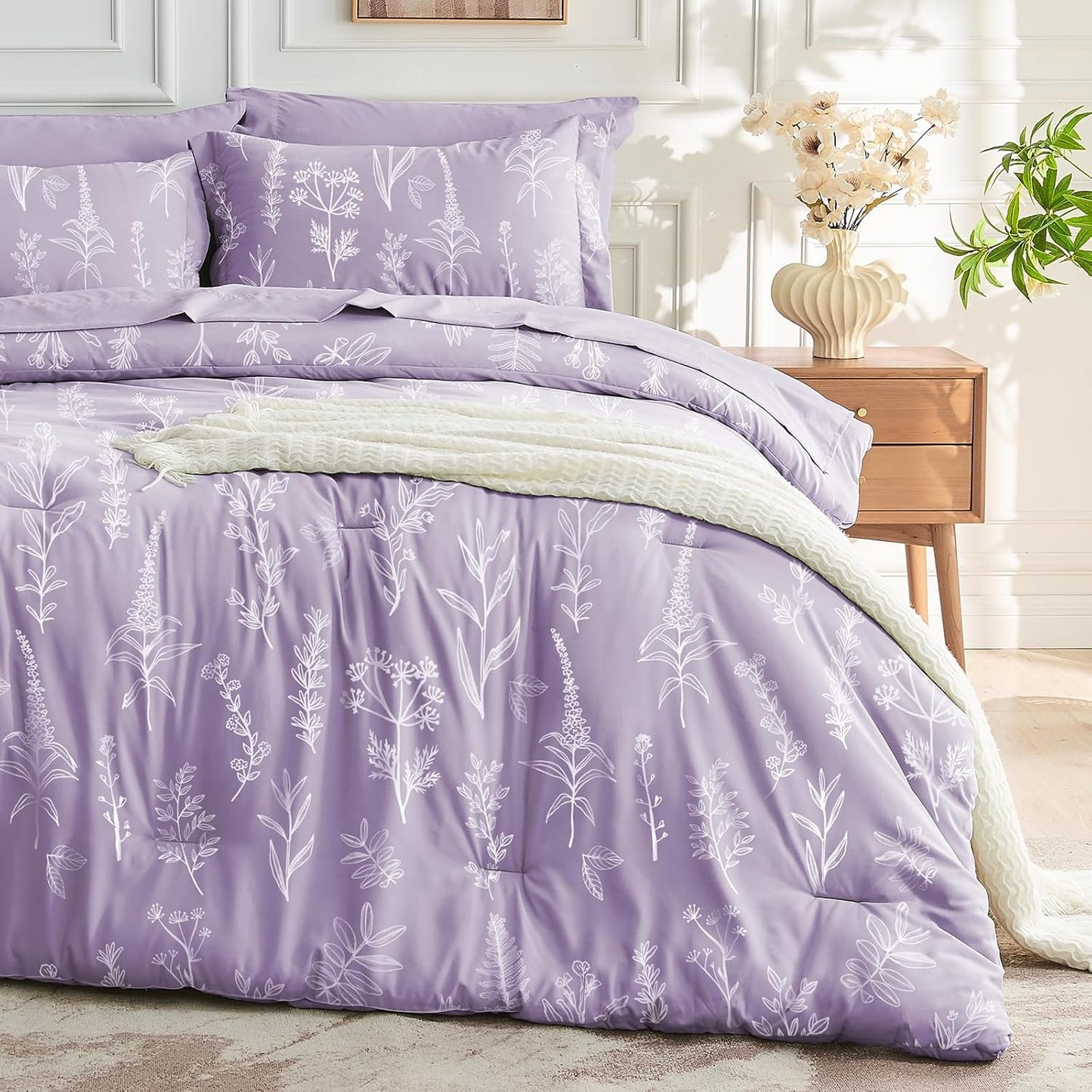 MUXHOMO Lavender Cal King Comforter Set with Floral Elegance