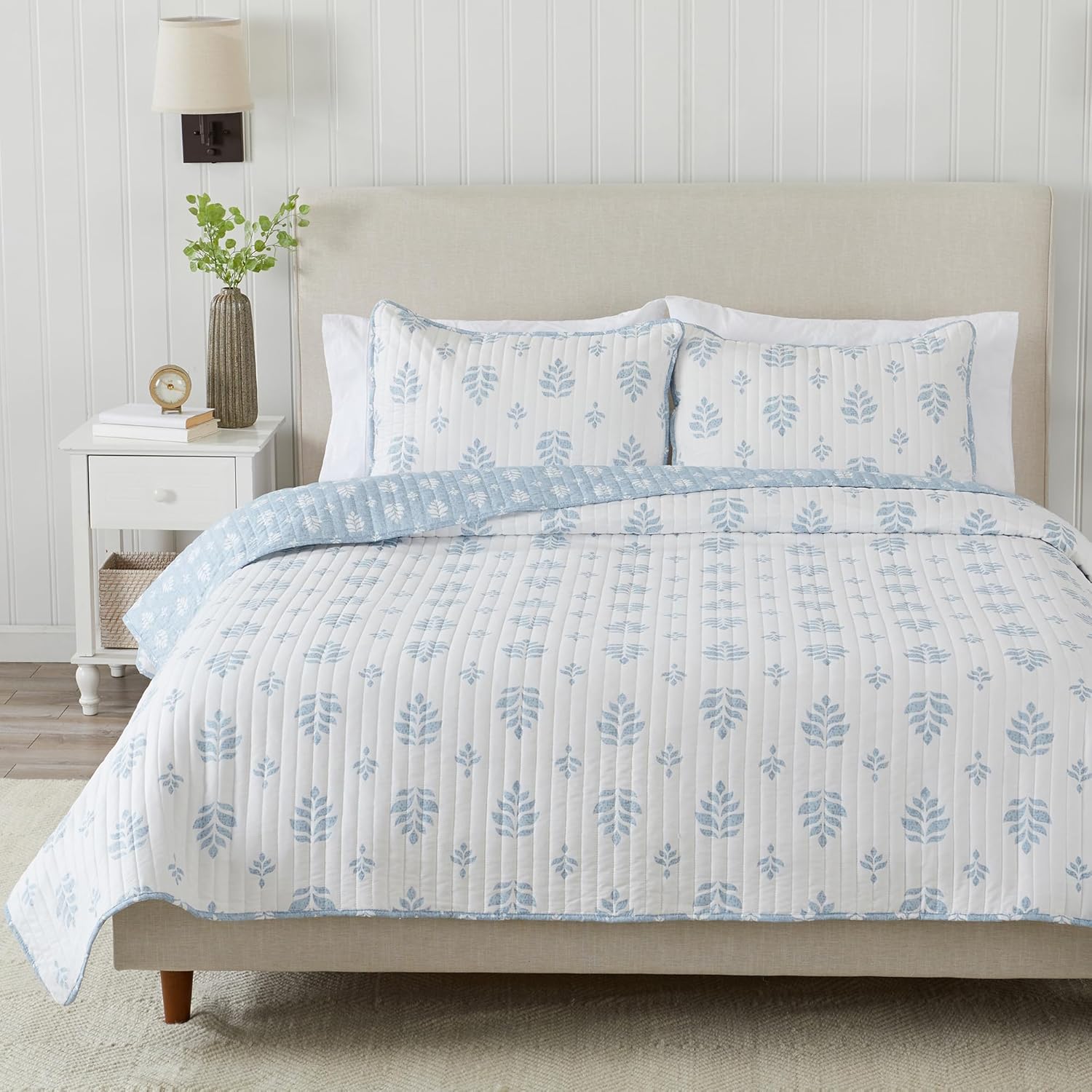 Floral King Quilt Set with Shams - Lightweight Farmhouse Bedding