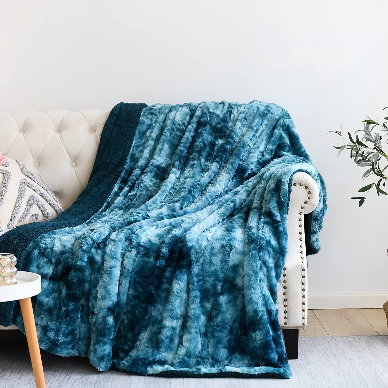 Super Soft Faux Fur Blanket Twin Size Dark Blue Sherpa Plush