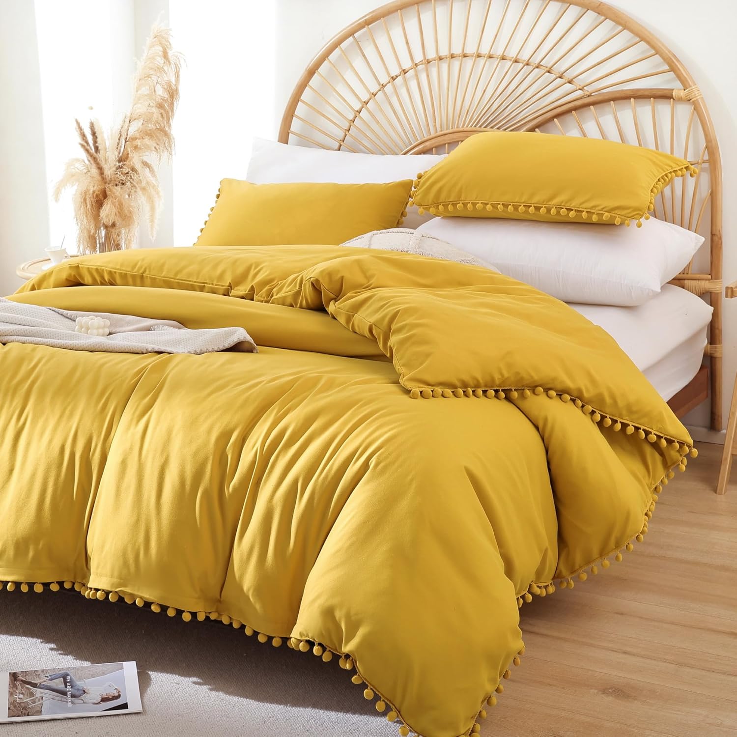 YIRDDEO Full Size Comforter Set with Pom Fringe for All Seasons