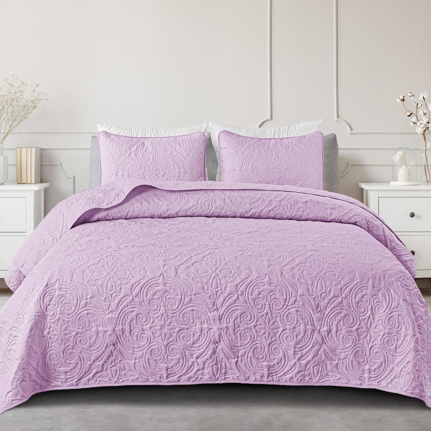 Exclusivo Mezcla King Size Quilts Set with Vintage Damask Pattern