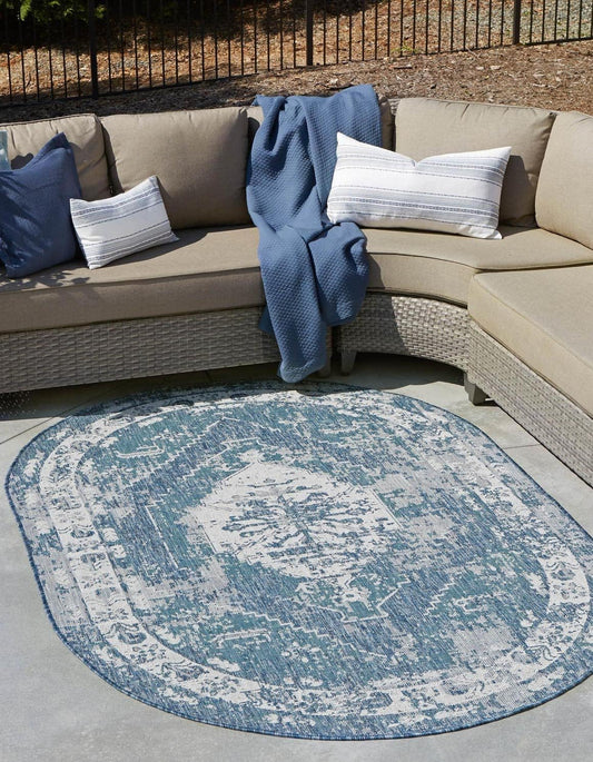 Unique Loom Outdoor Traditional Area Rug - Valeria in Blue/Ivory