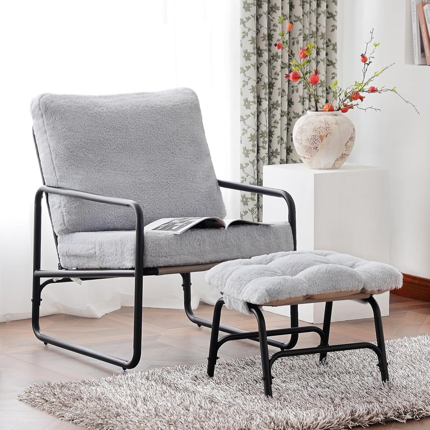 Tiita Modern Accent Chair: Stylish Comfort