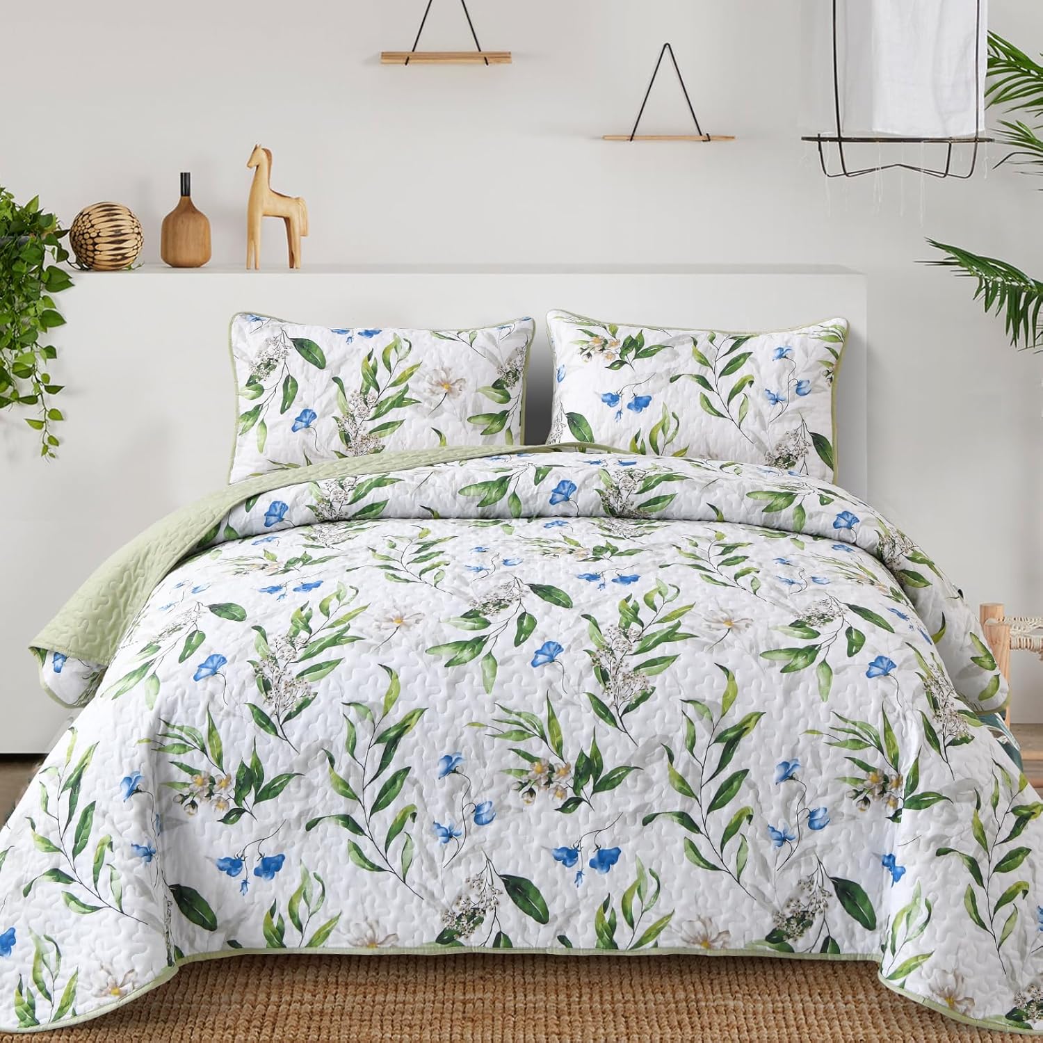 Sage Green Quilt Set King Size Lightweight Floral Bedding 3 Pieces