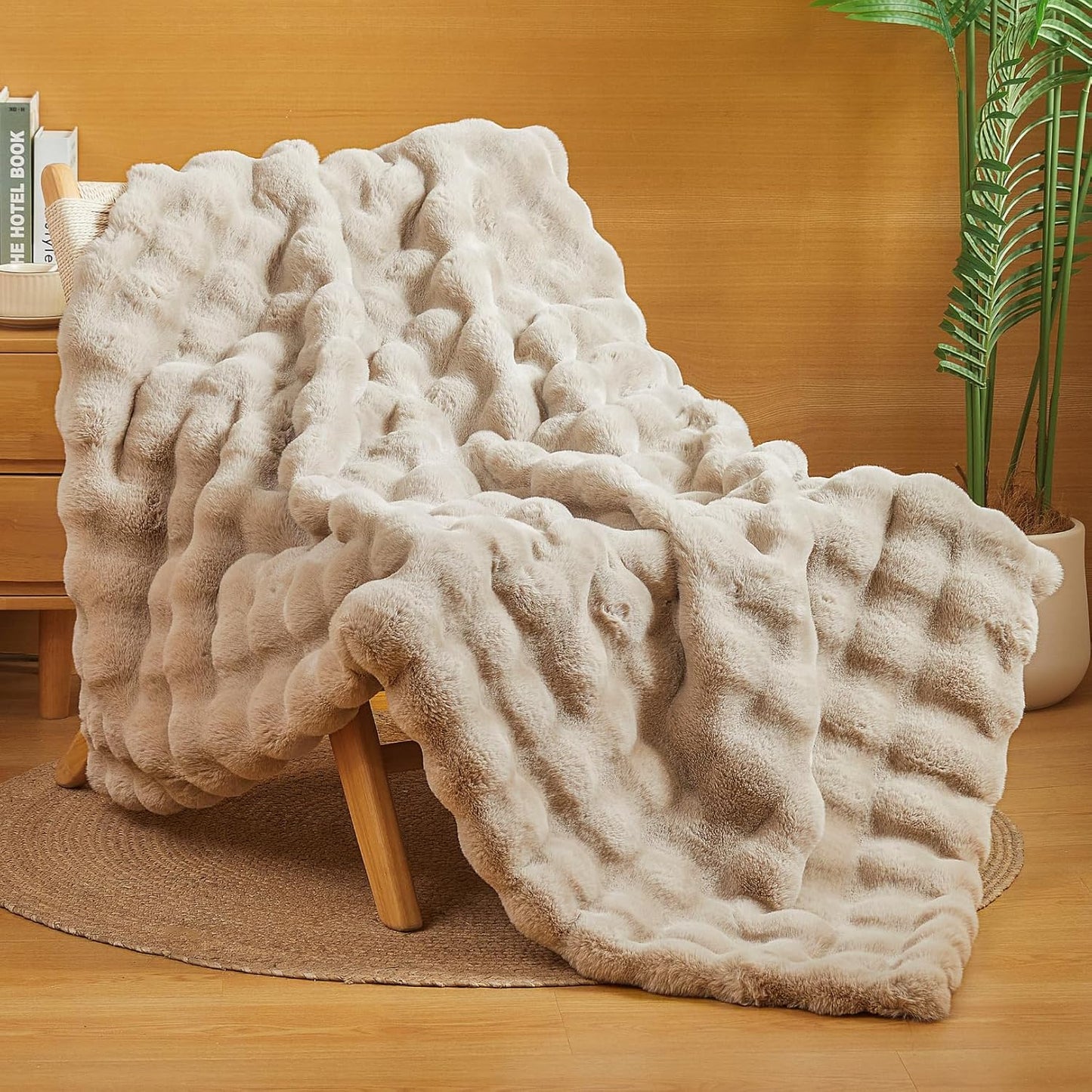 Malibu Blanket LuxeComfort Faux Fur Bubble Blanket 60x70