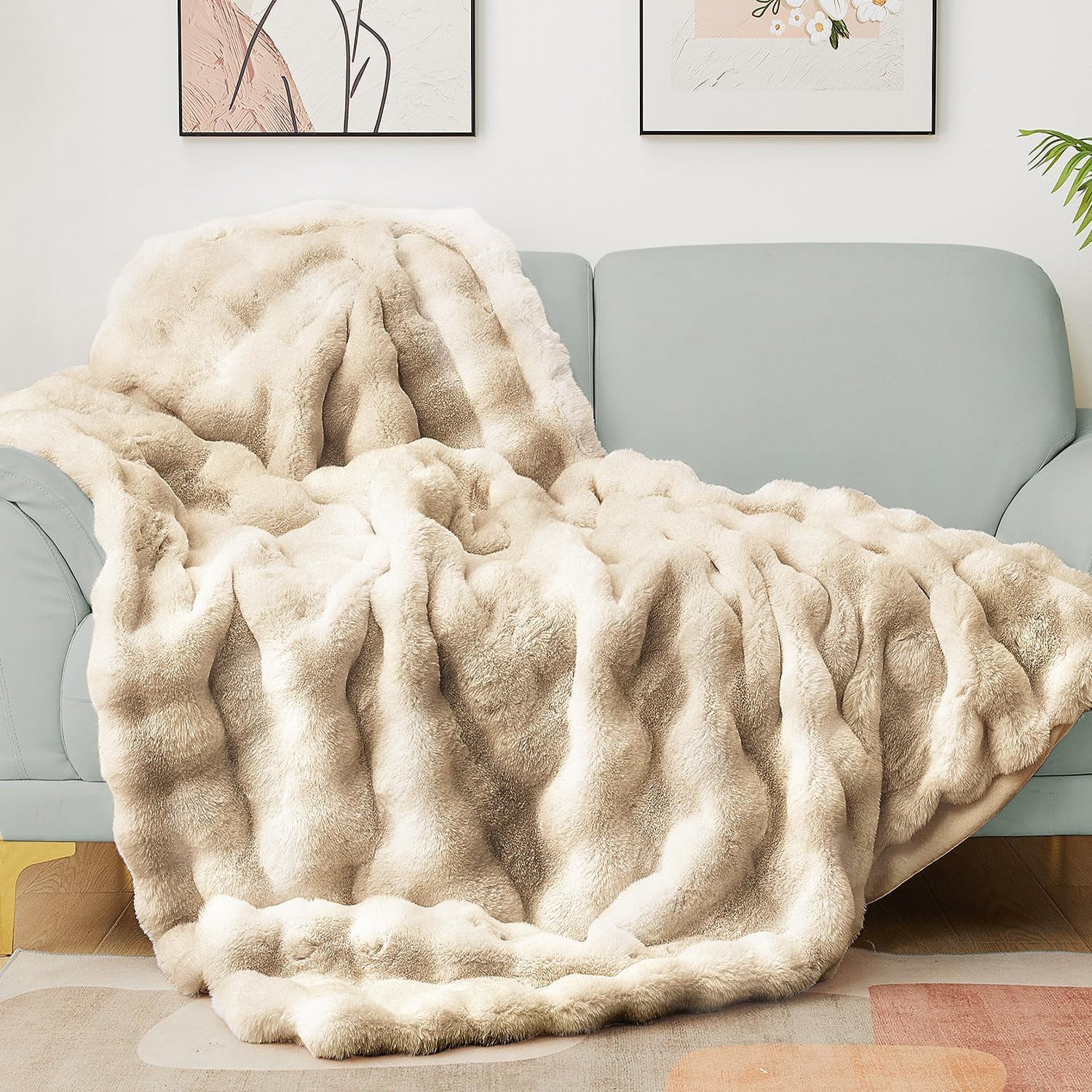 Latepis Soft Luxury Faux Fur Bubble Blanket for Cozy Comfort
