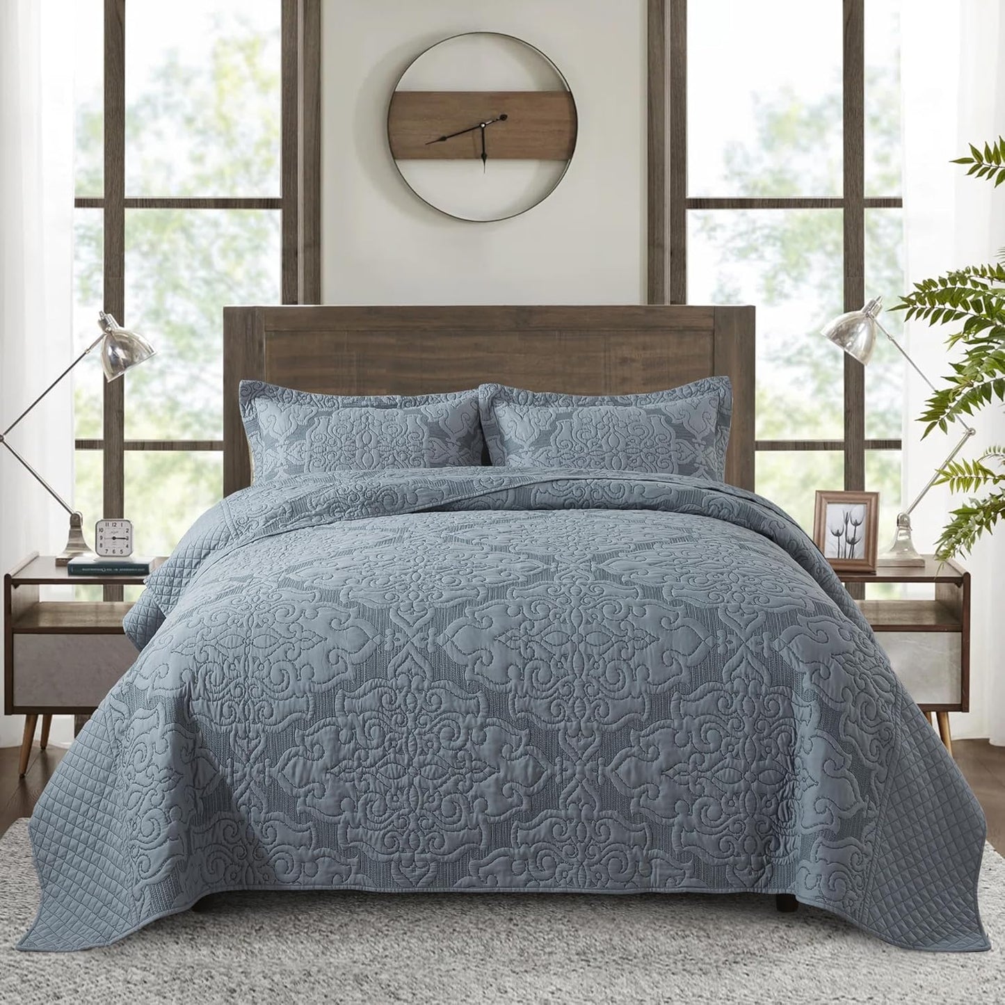 NEWLAKE Reversible Quilt Bedspread Set with Jacquard Floral Design