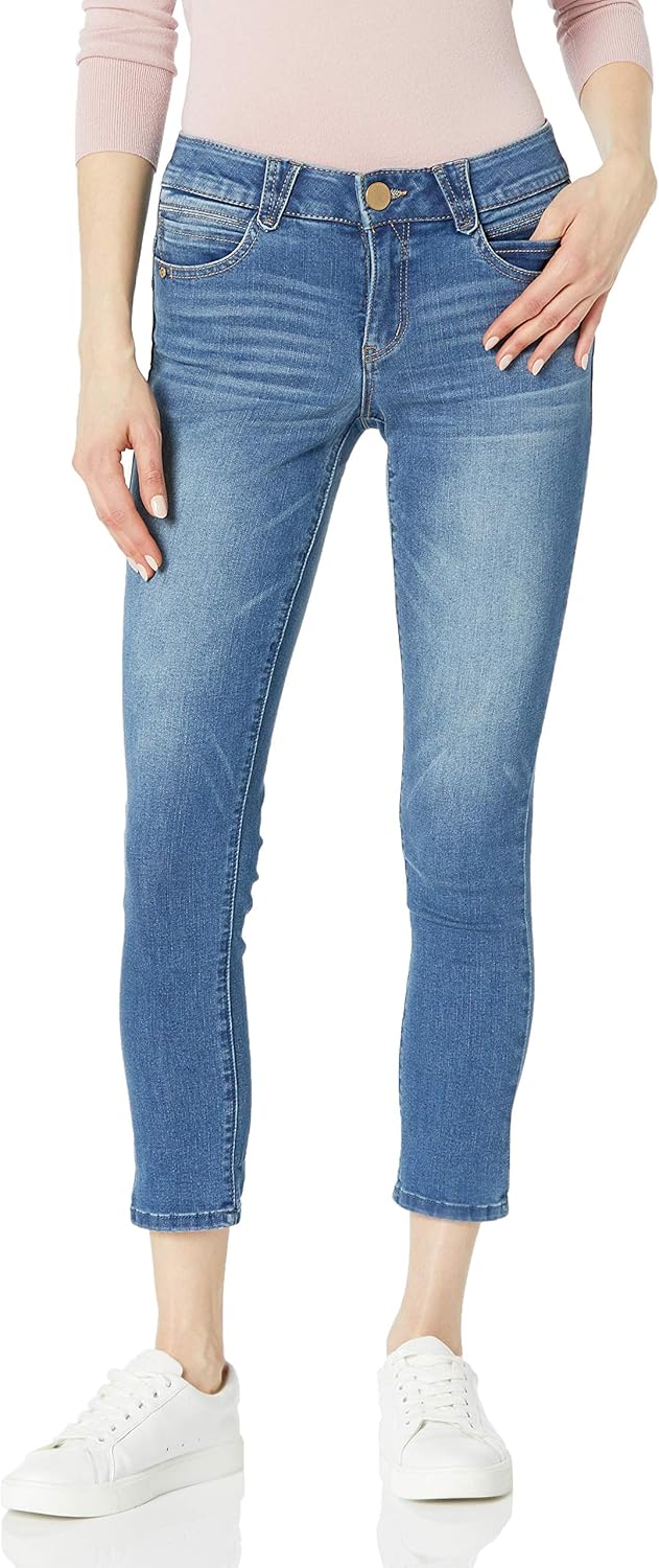 Democracy Women's Ab Solution Crop for Ultimate Comfort and Style