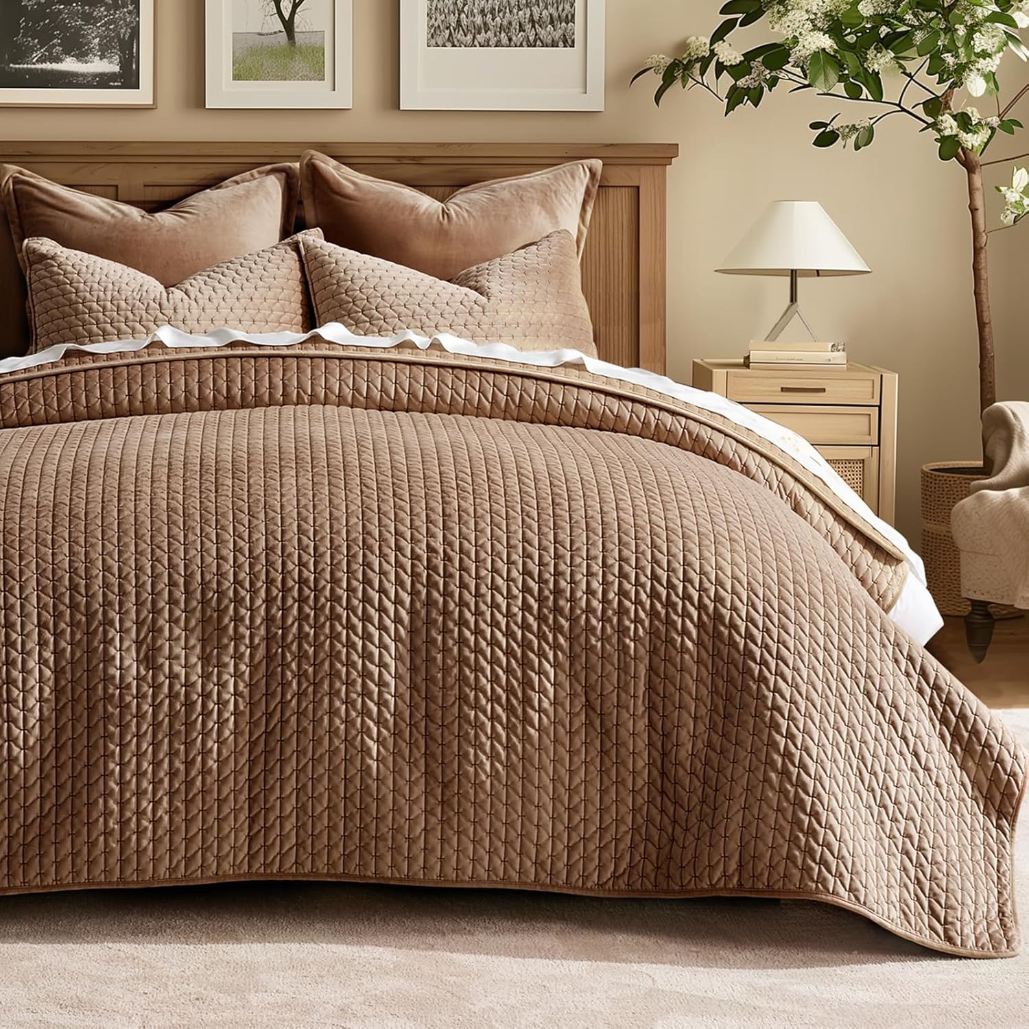 Luxury Velvet Quilt Set Queen Size for All Seasons Comfort