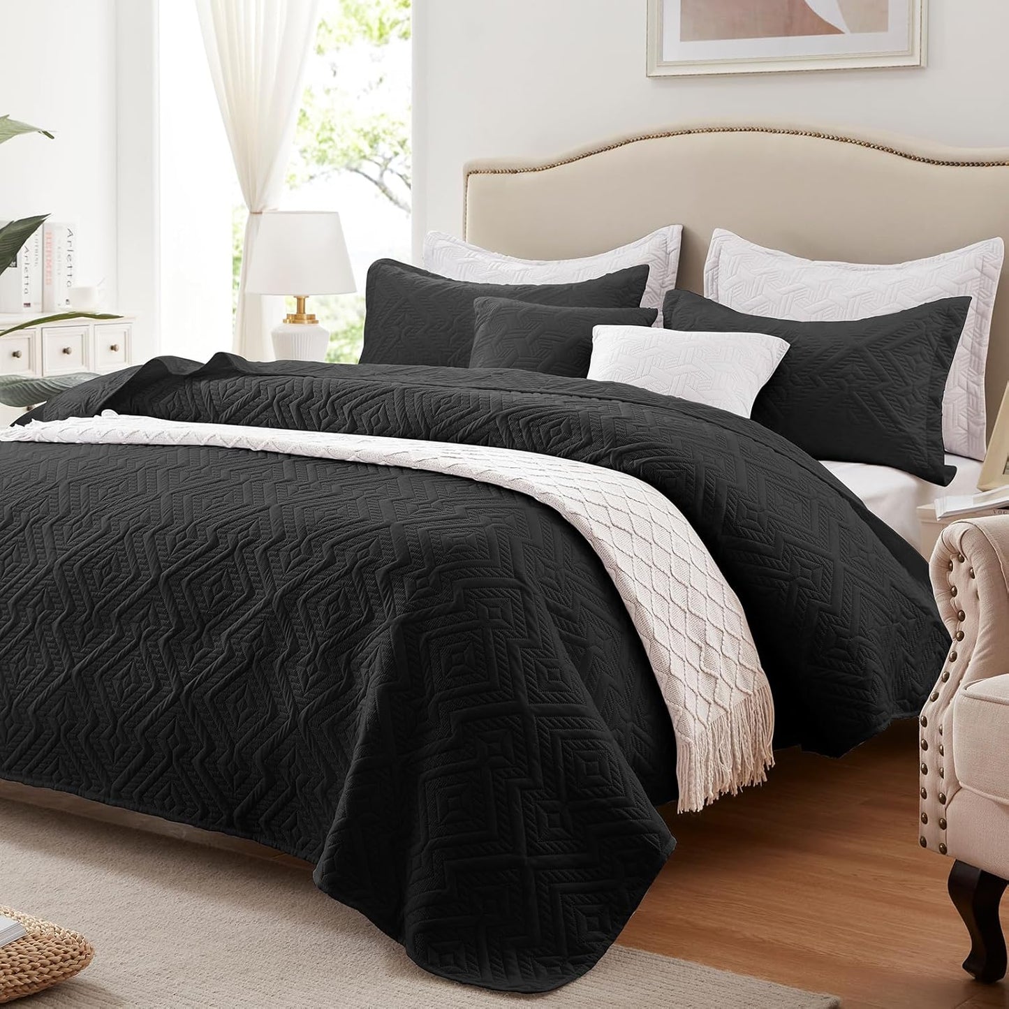 LEAONME King Size Quilt Set - Luxurious Black Bedspread