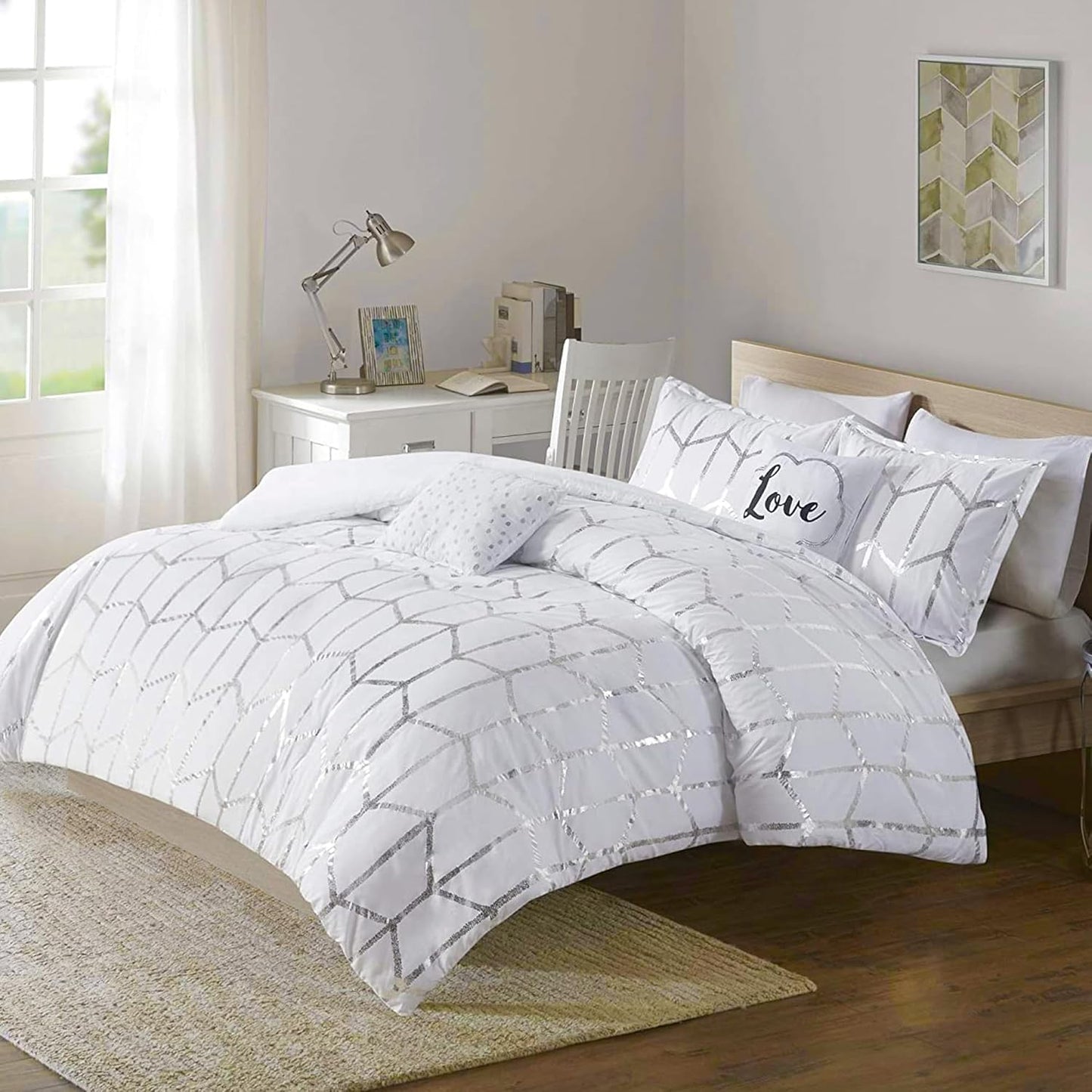 Intelligent Design Raina Full/Queen Comforter Set for Modern Style