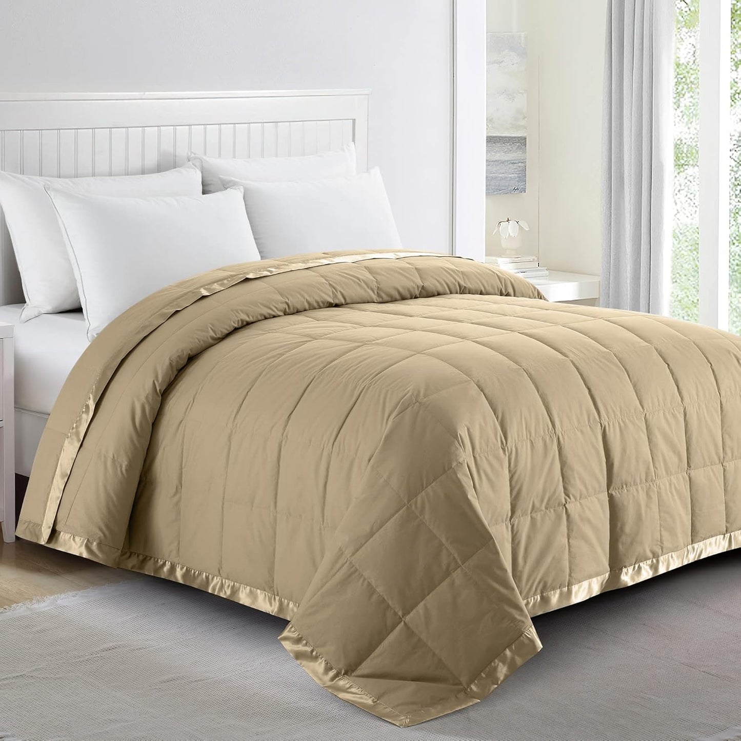 Soft Lightweight Down Blanket Queen Size for All Seasons