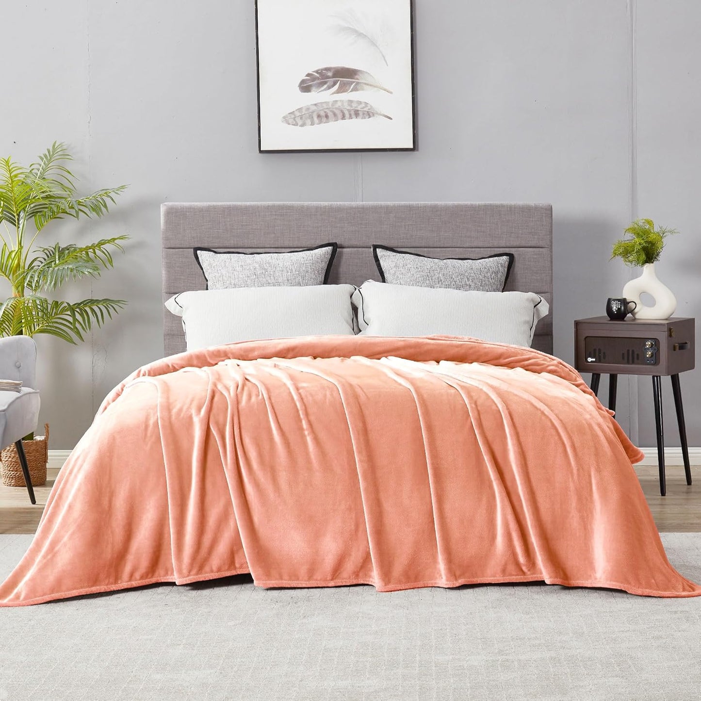 DREAMNINE Extra Large Fleece Blanket for Cozy Winter Comfort