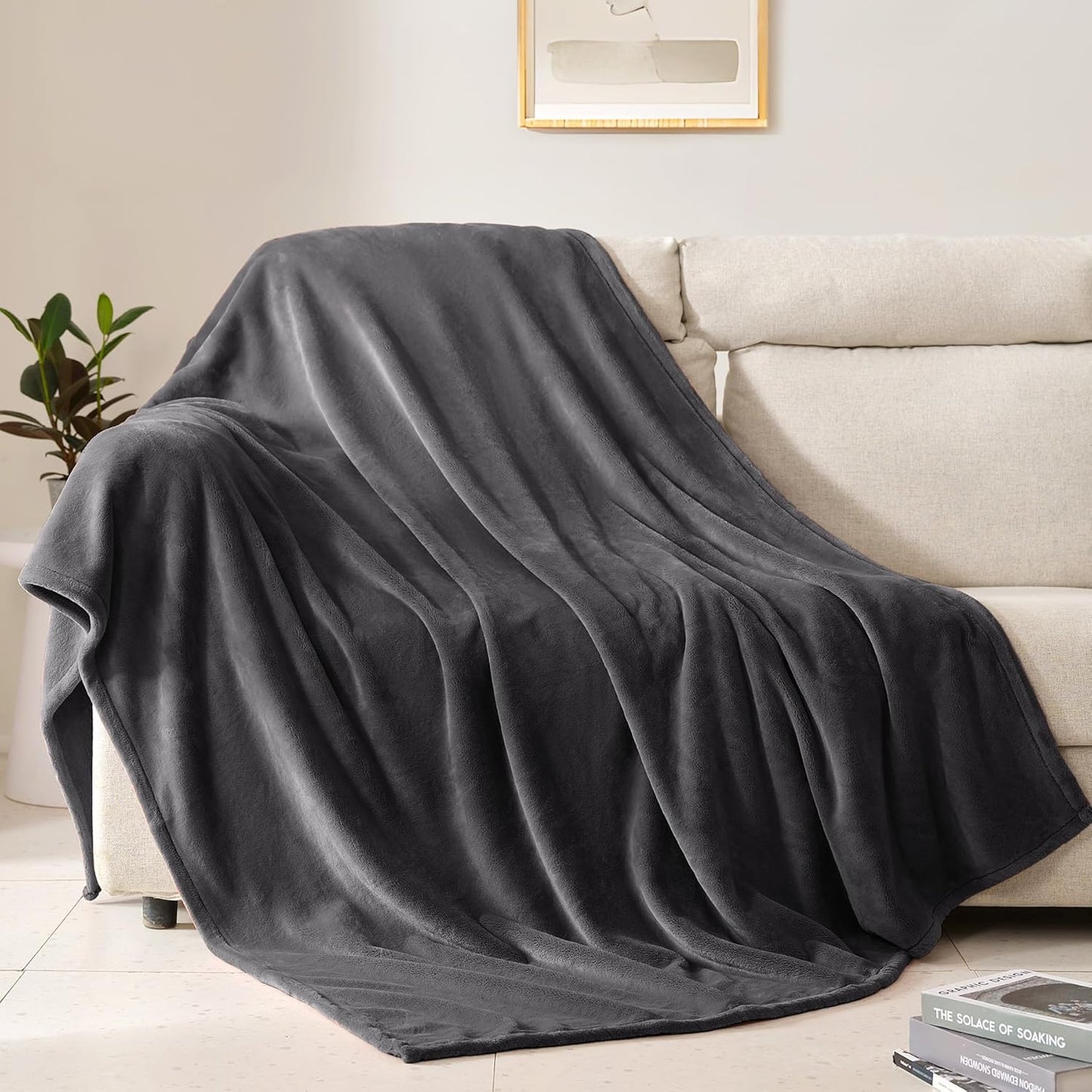 BEAUTEX Fleece Throw Blanket - Cozy Luxury for All Seasons