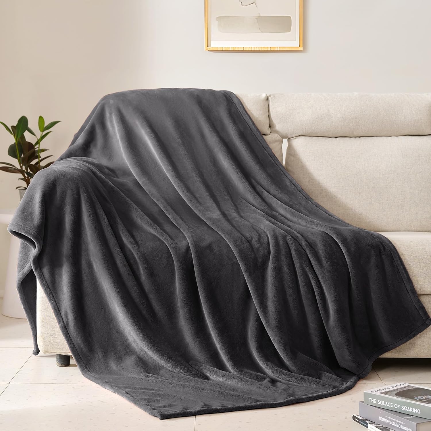 BEAUTEX Fleece Throw Blanket - Cozy Luxury for All Seasons