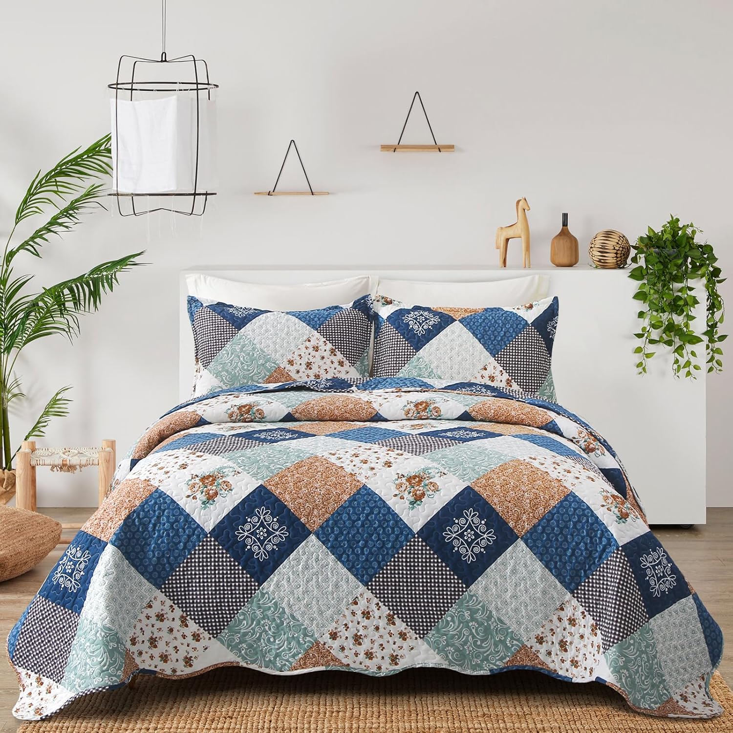 Dinjoy Reversible Patchwork Quilt Set Full Size for All Seasons