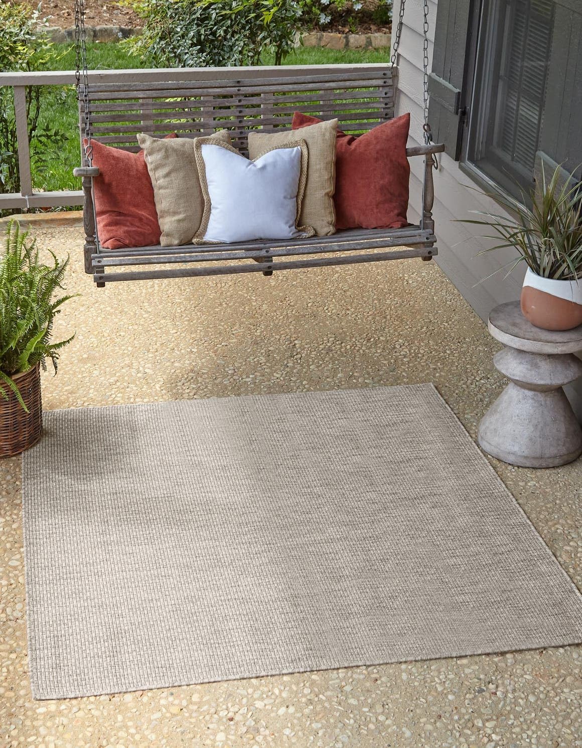 Unique Loom Outdoor Solid Collection Area Rug in Light Gray/Ivory