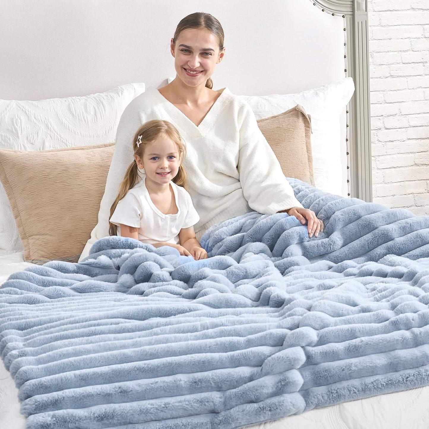 Cozy Bliss Faux Fur Throw Blanket for Ultimate Comfort and Style