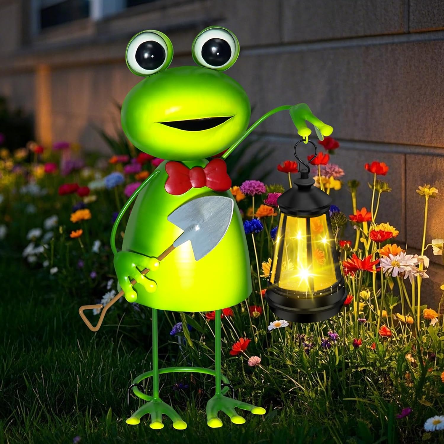 Solar Garden Lights Frog Statue with Lantern for Outdoor Decor