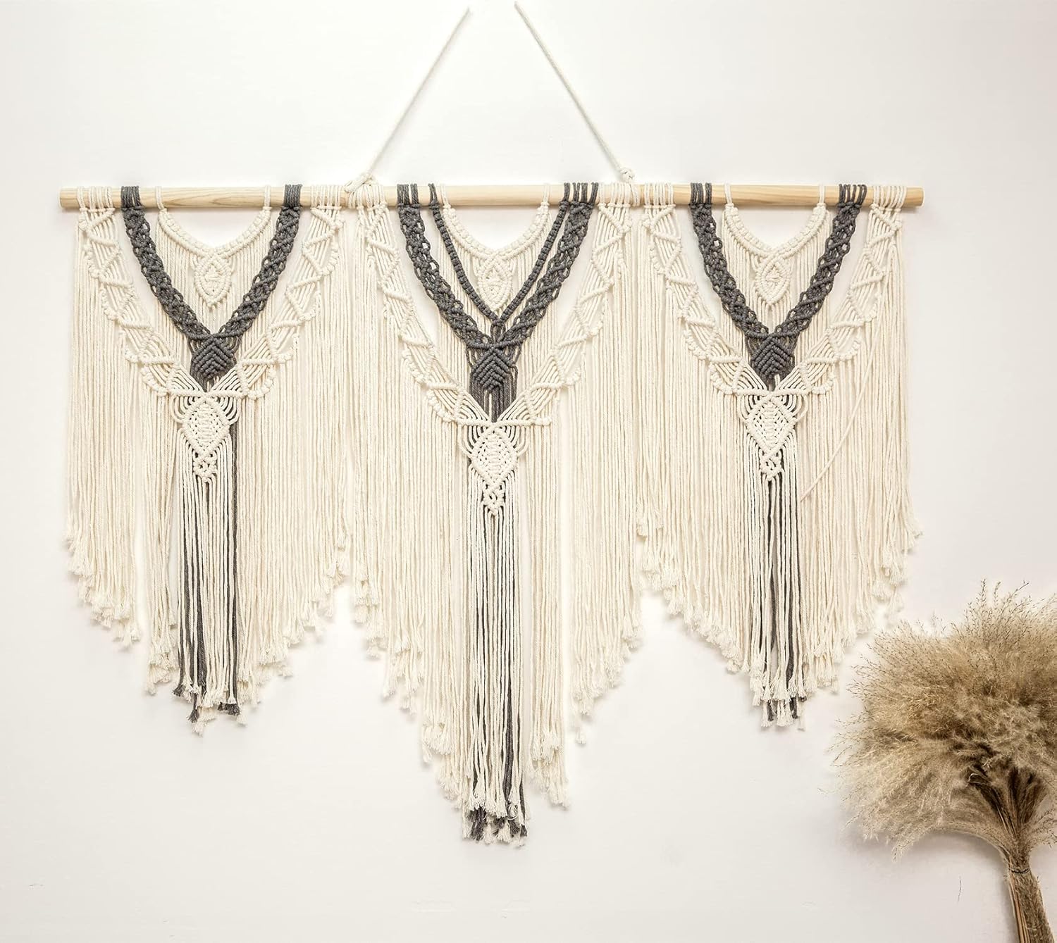 Guzhiou Large Macrame Wall Hanging - Chic Boho Tapestry Art