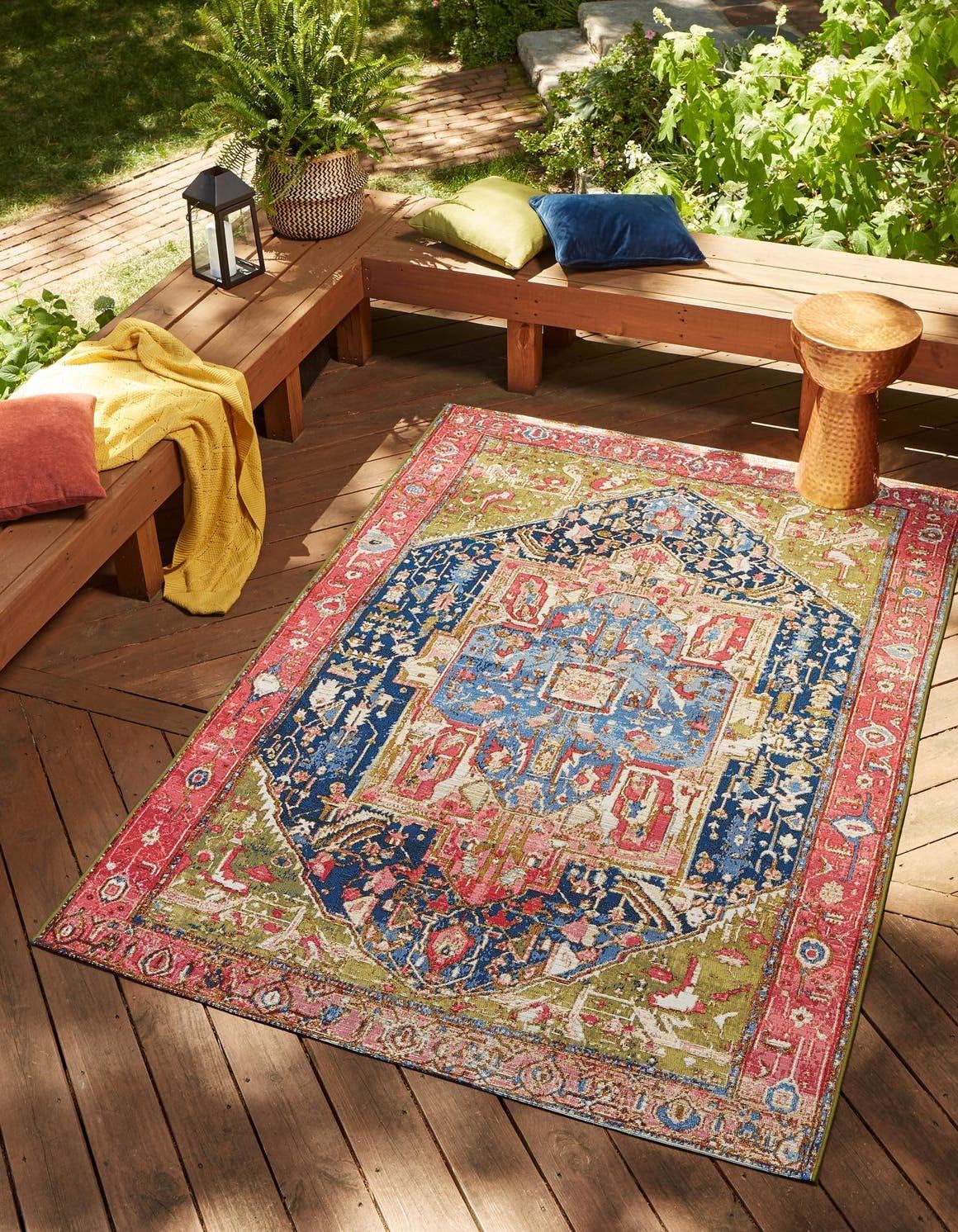 Unique Loom Outdoor Traditional Area Rug - Limon for Versatile Spaces