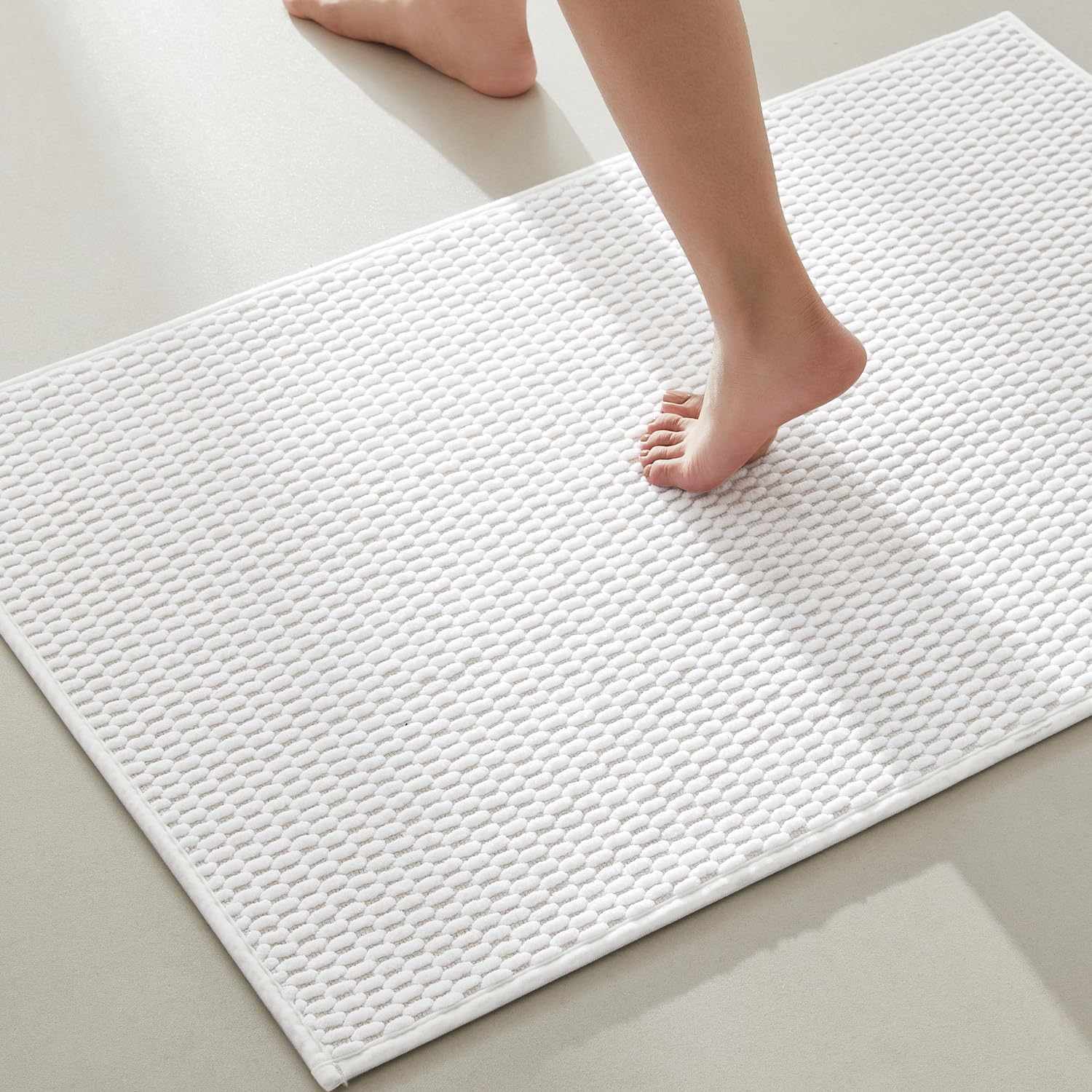 Bathroom Rugs Non Slip Washable, Super Absorbent Thin Bath Mat