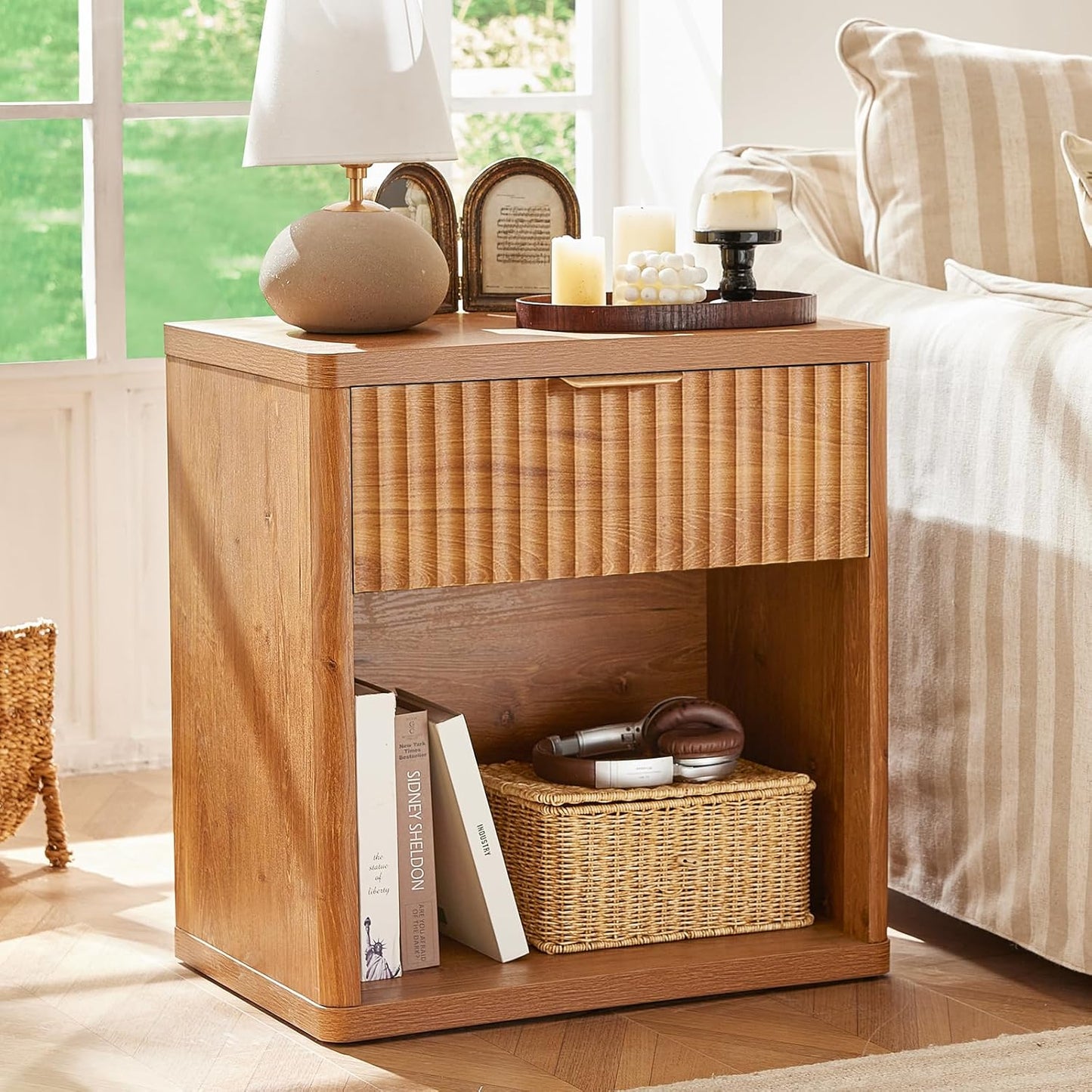 LEYAOYAO Fluted Nightstand with Charging Station for Bedrooms