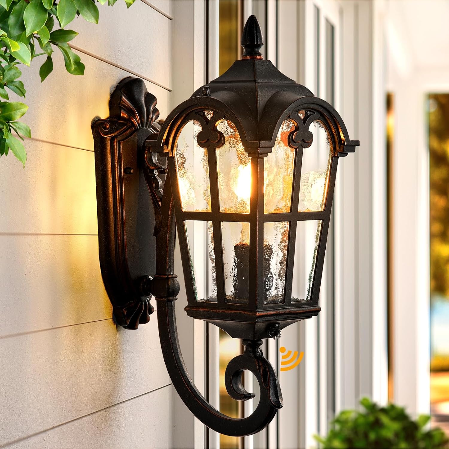 VIANIS Outdoor Wall Light - Automatic Dusk to Dawn Lantern