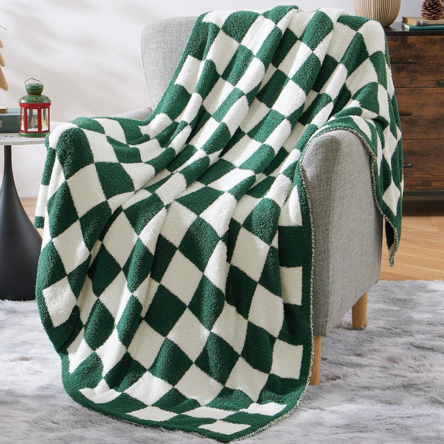 Cozy Checkered Throw Blanket for Couch, Sofa, and Bed Use
