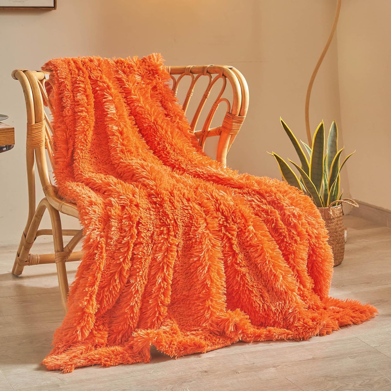 Luxurious Faux Fur Bed Blanket for Cozy Living Room Decor