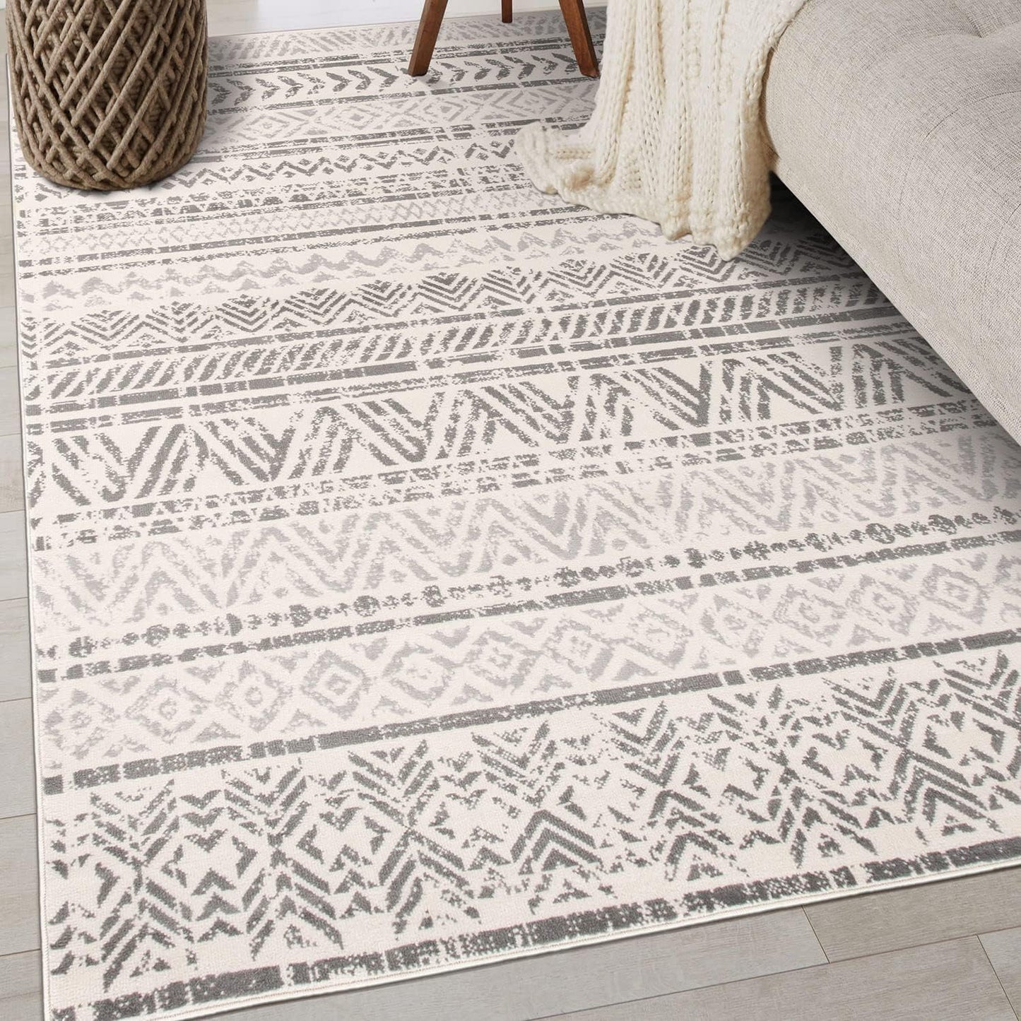 Stylish Geometric Rug for High Traffic Areas 3'3 x 5' Gray