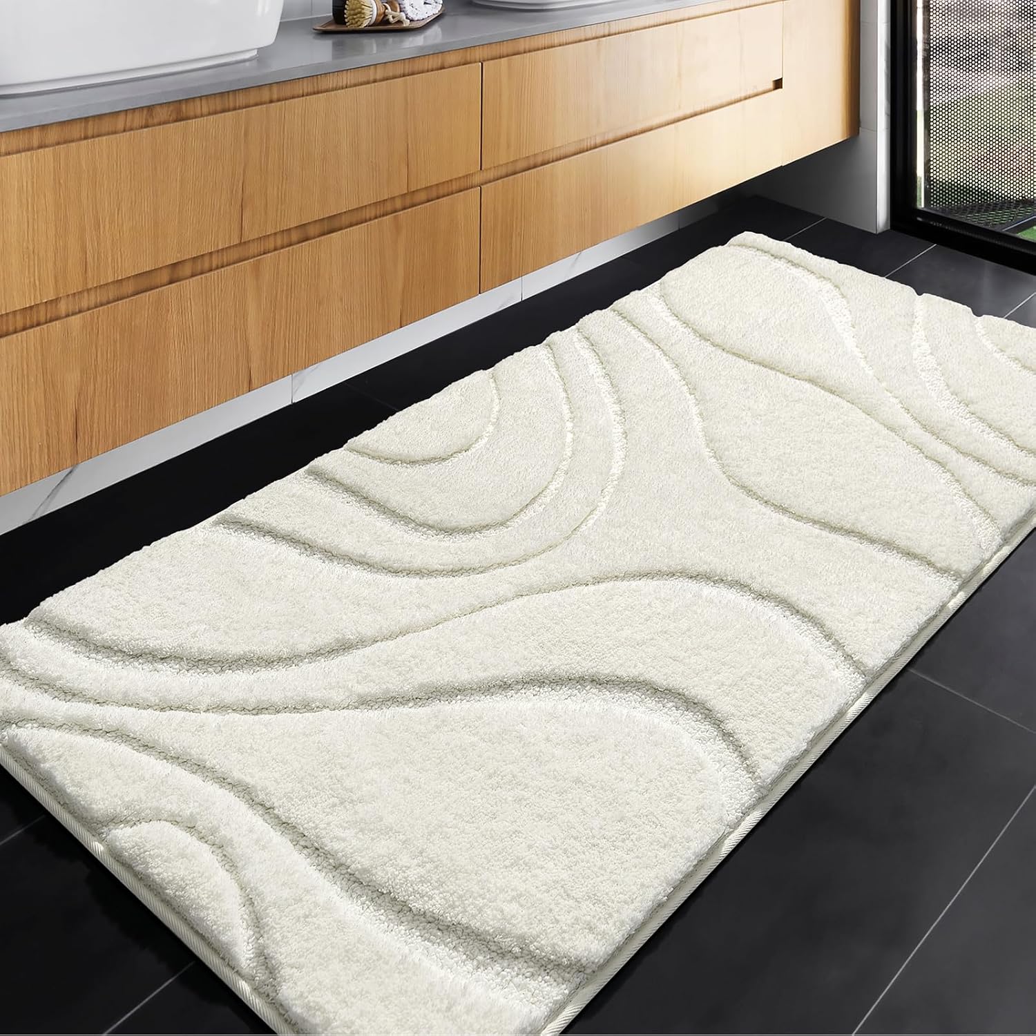 Soft Plush Shaggy Microfiber Bath Rug for Stylish Bathrooms