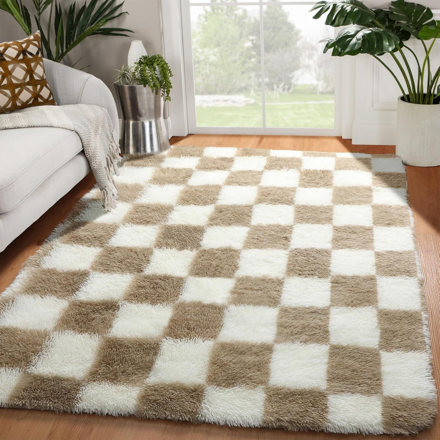 Soft Fluffy Checkered Area Rug - Cozy Comfort!
