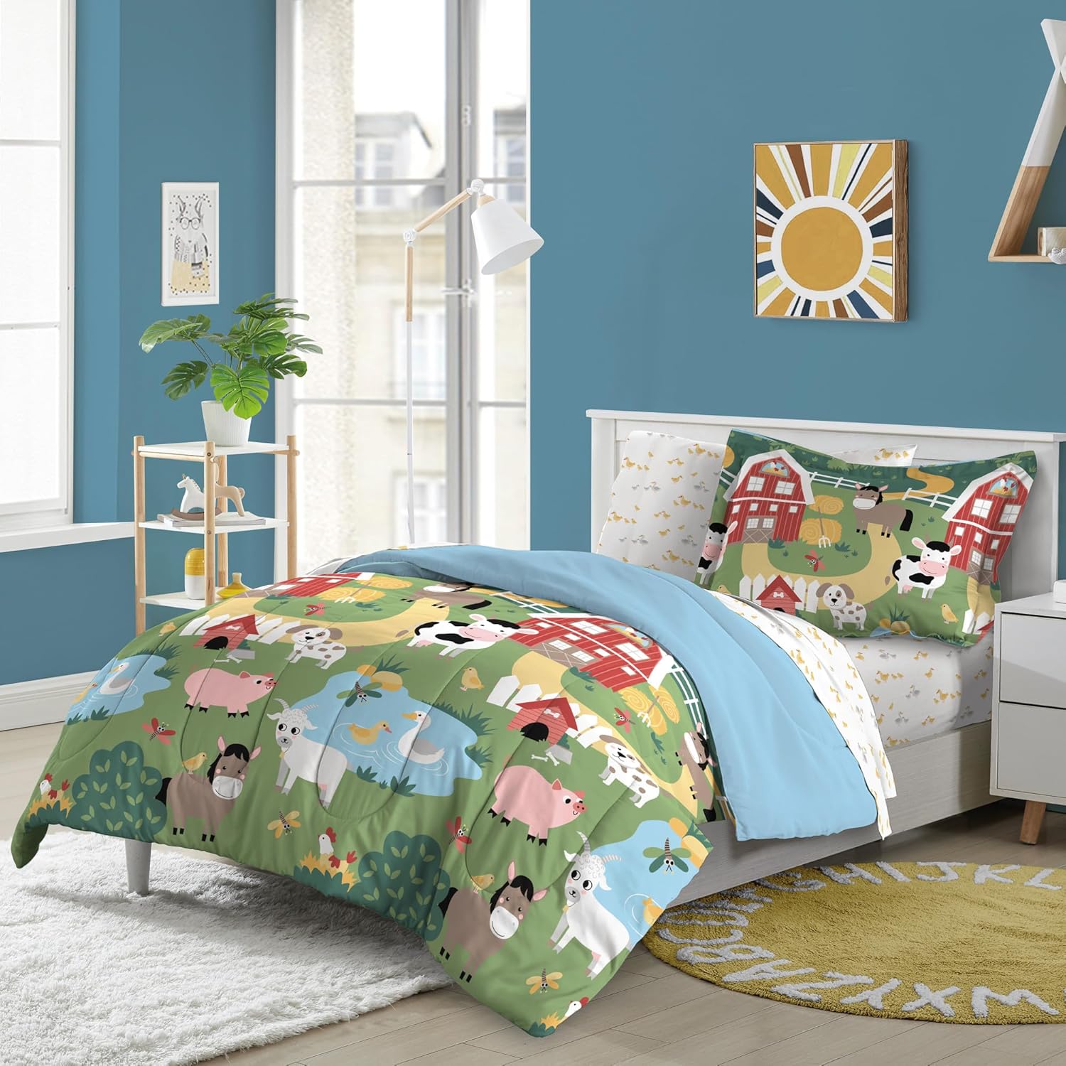 Dream Factory Kids 5-Piece Bed Set with Barnyard Animals Design