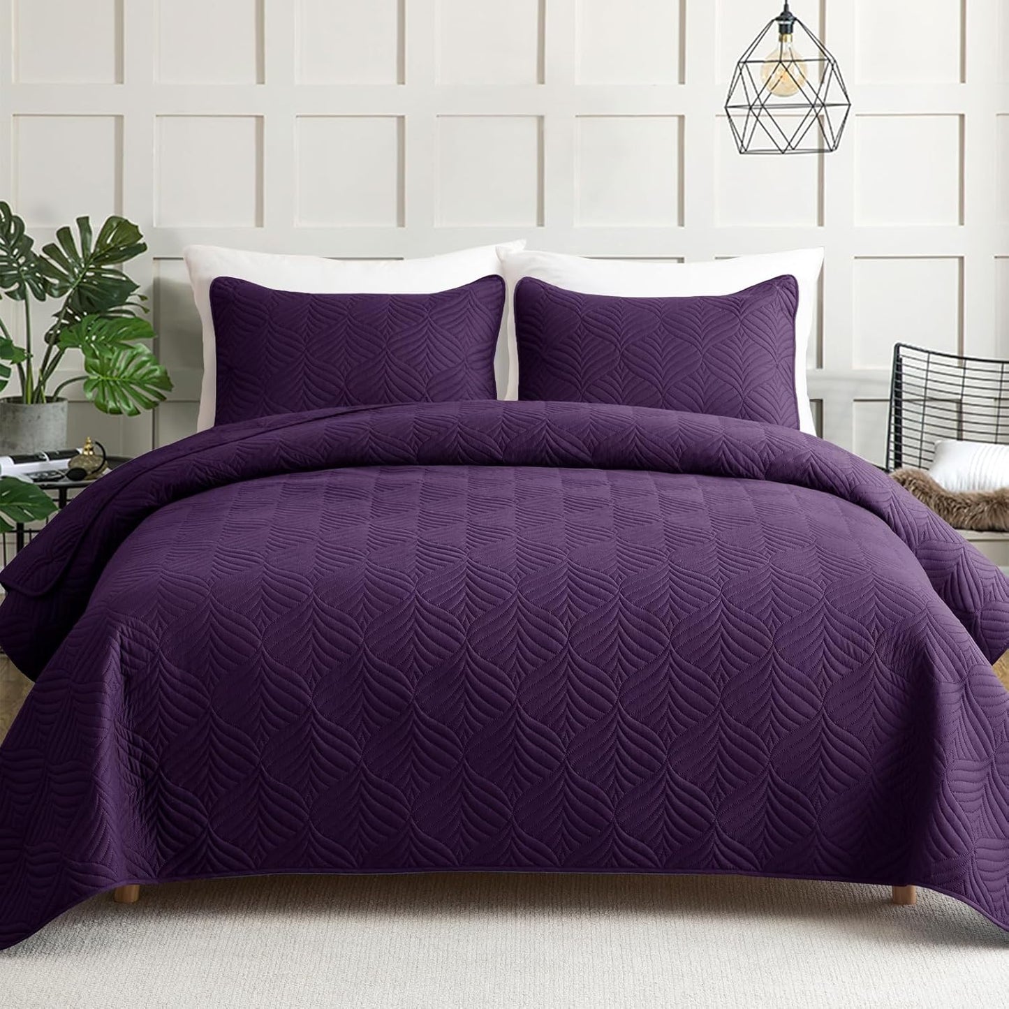 Whale Flotilla Elegant Extra Soft King Size Quilt Set for All Seasons