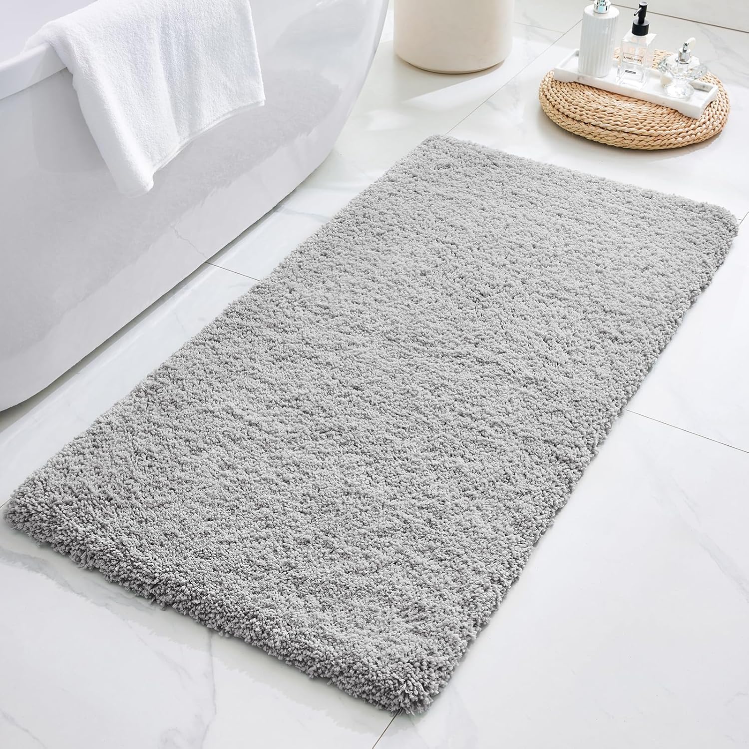 ILANGO Grey Bathroom Rugs Non Slip Super Absorbent Soft Mats
