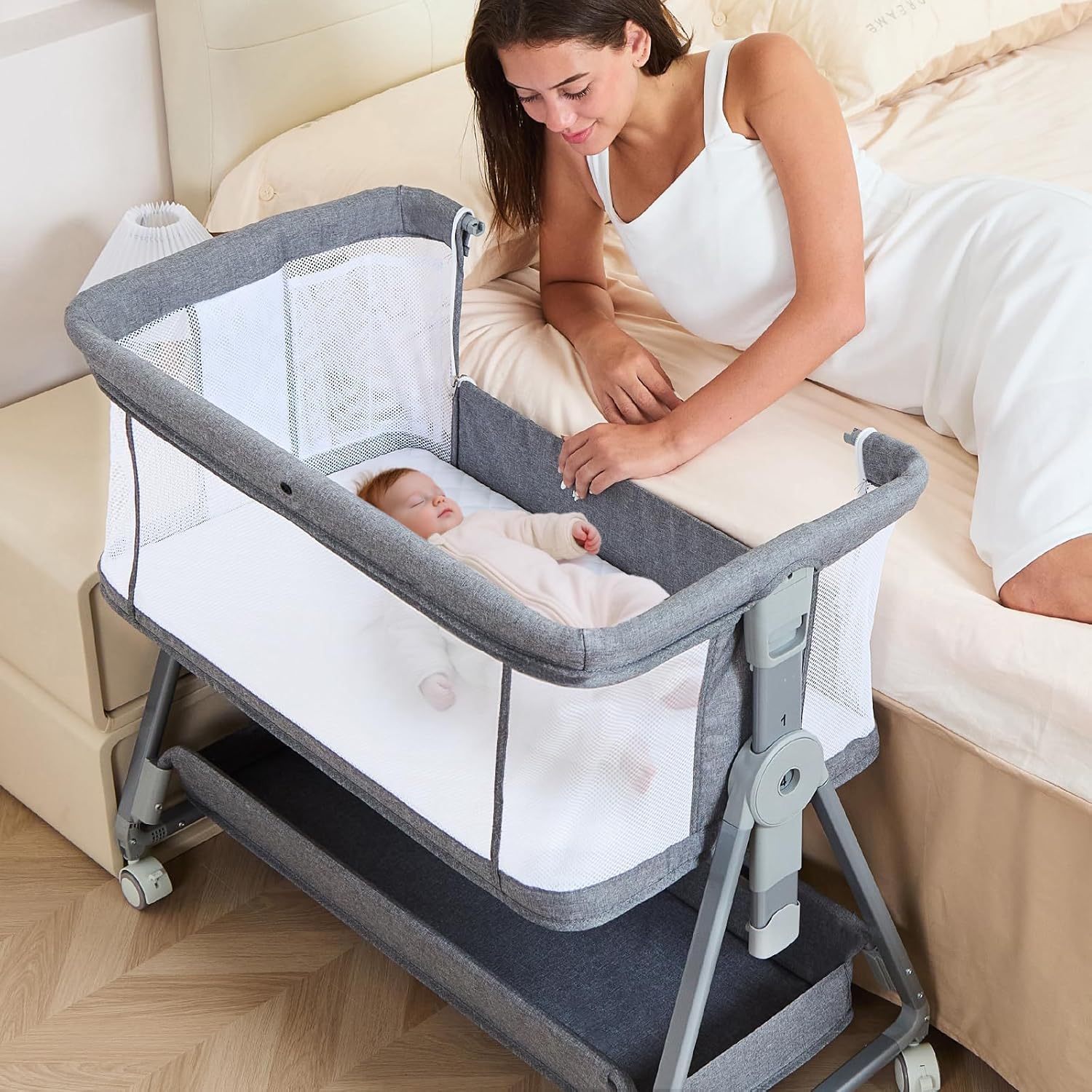 3-in-1 Baby Bassinet Bedside Sleeper with Adjustable Height