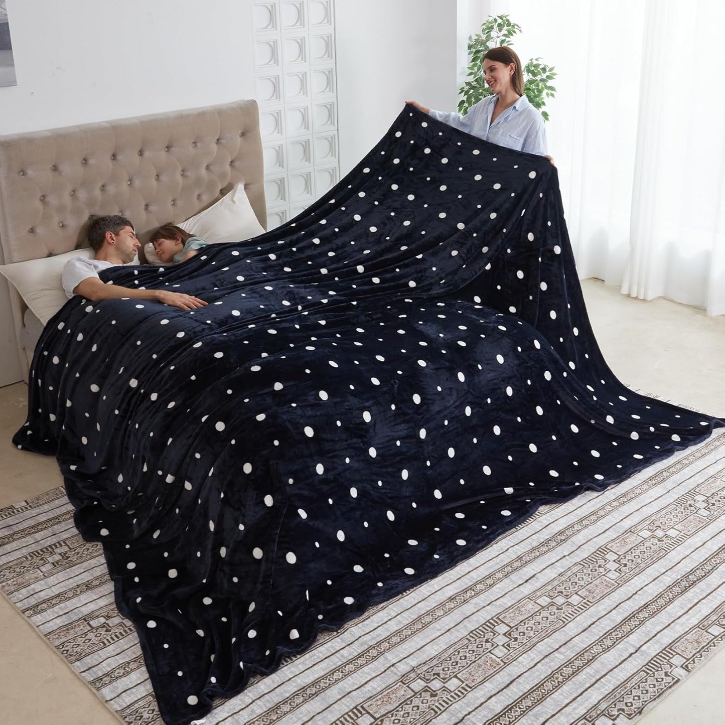 Oversized King Fleece Blanket 120x120 inches for Cozy Comfort