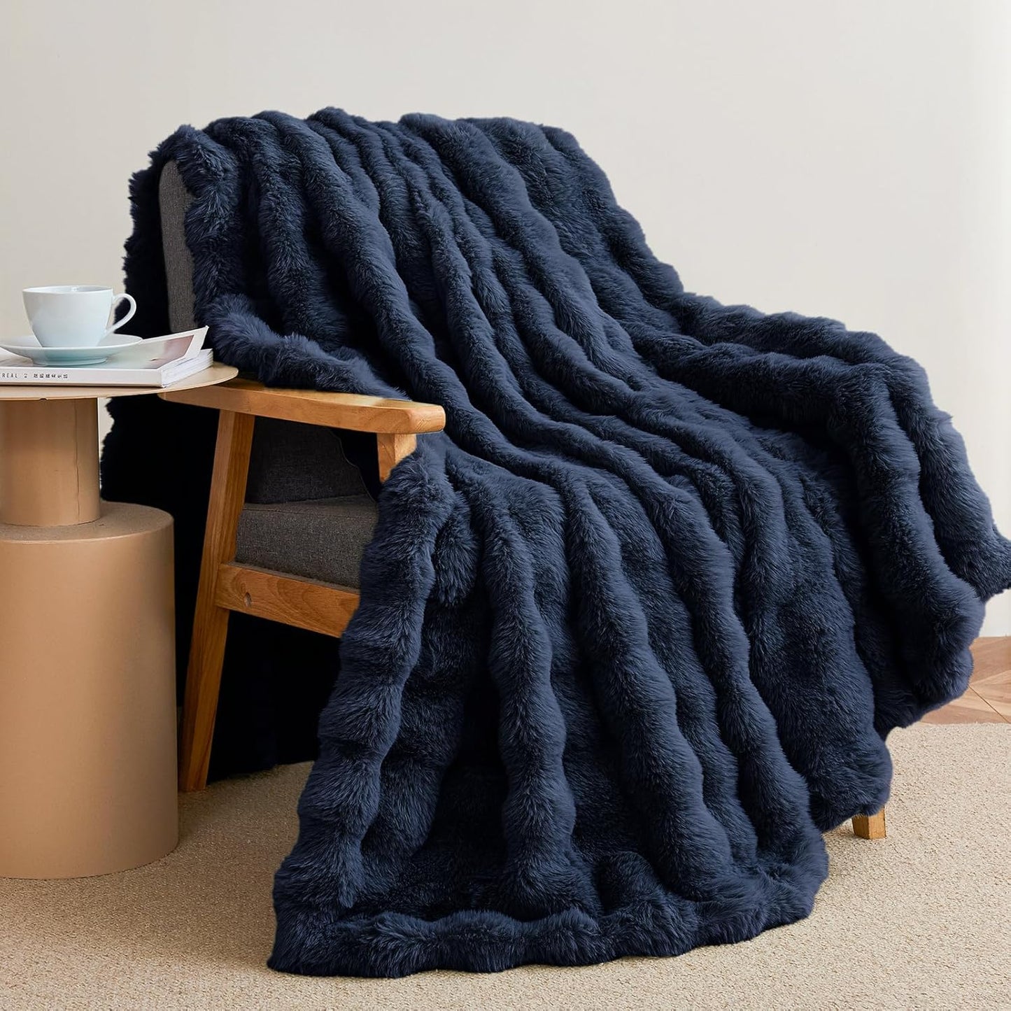 Faux Rabbit Fur Throw Blanket for Couch, Soft Cozy Furry Blanket